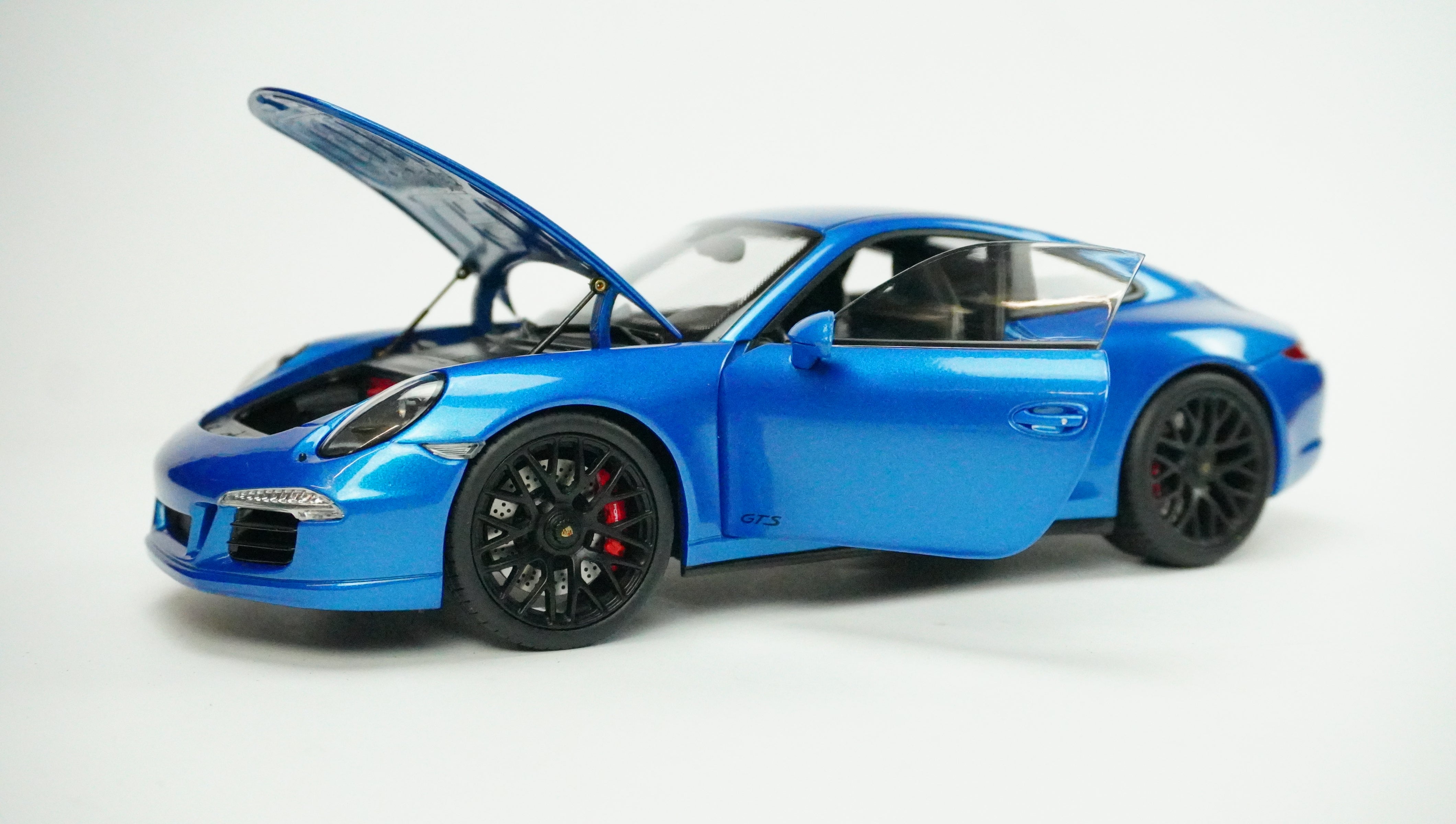 Porsche 911 Carrera GTS Coupé Rarität 1:18