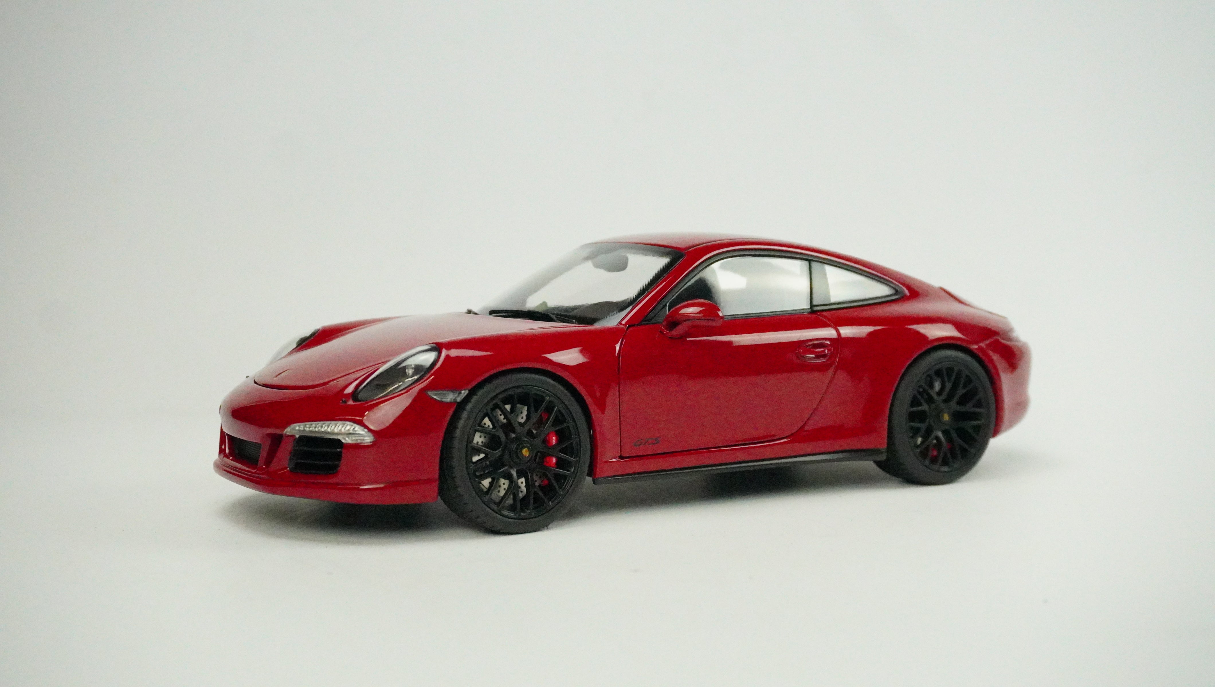 Porsche 911 Carrera GTS Coupé Rarität 1:18