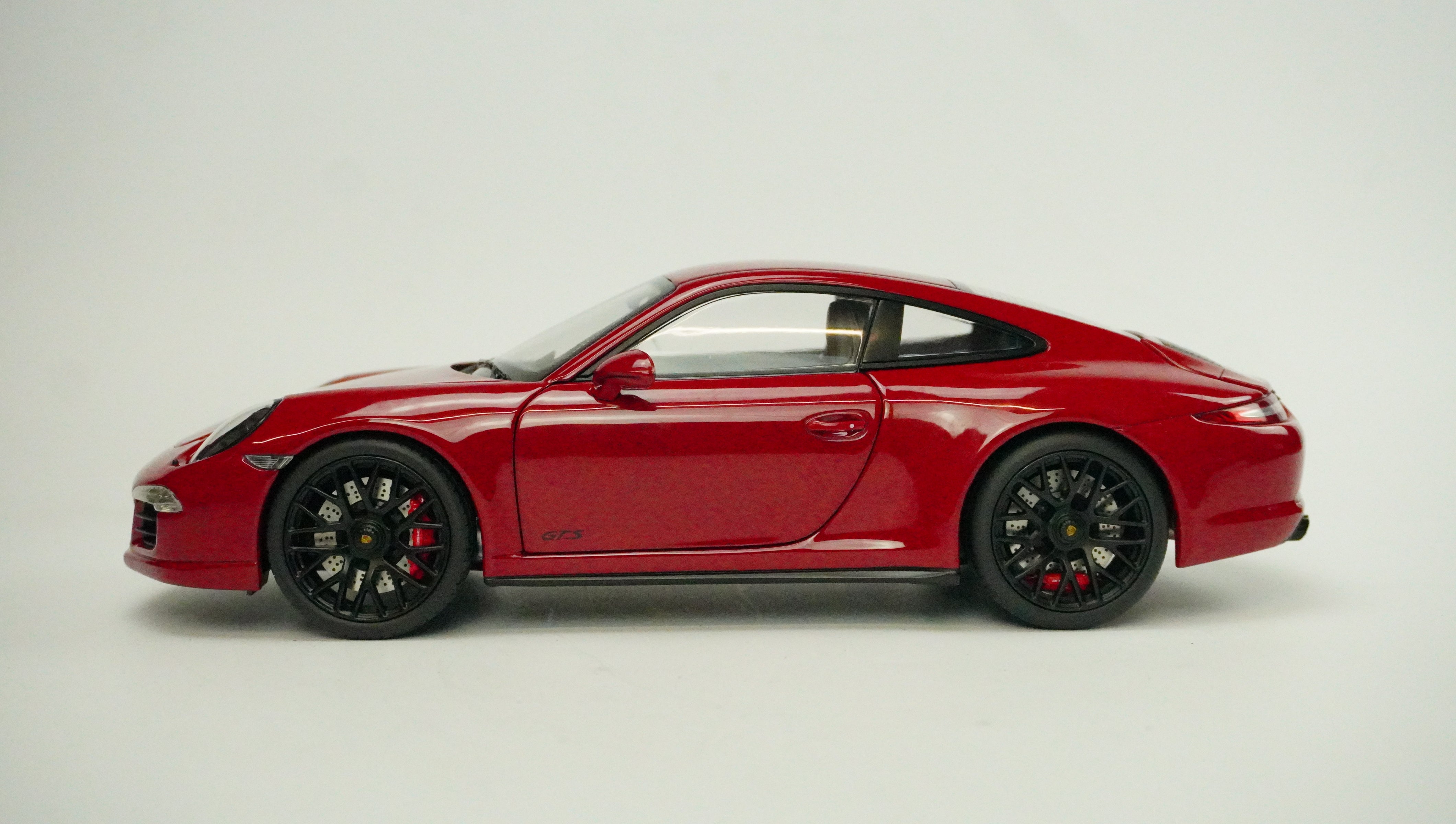 Porsche 911 Carrera GTS Coupé Rarität 1:18