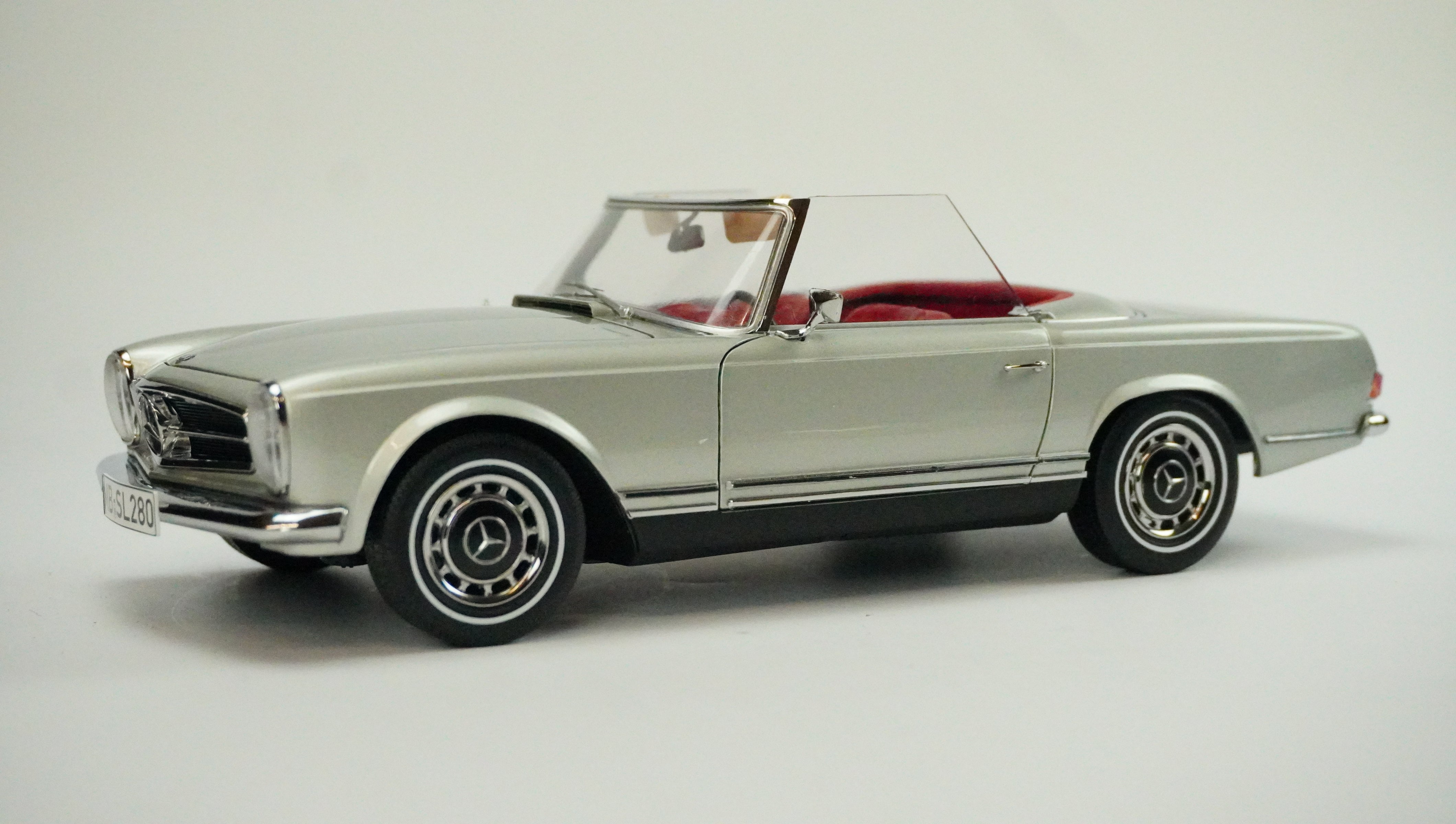 Mercedes Benz 280 SL Cabrio Limited 1968 1:18
