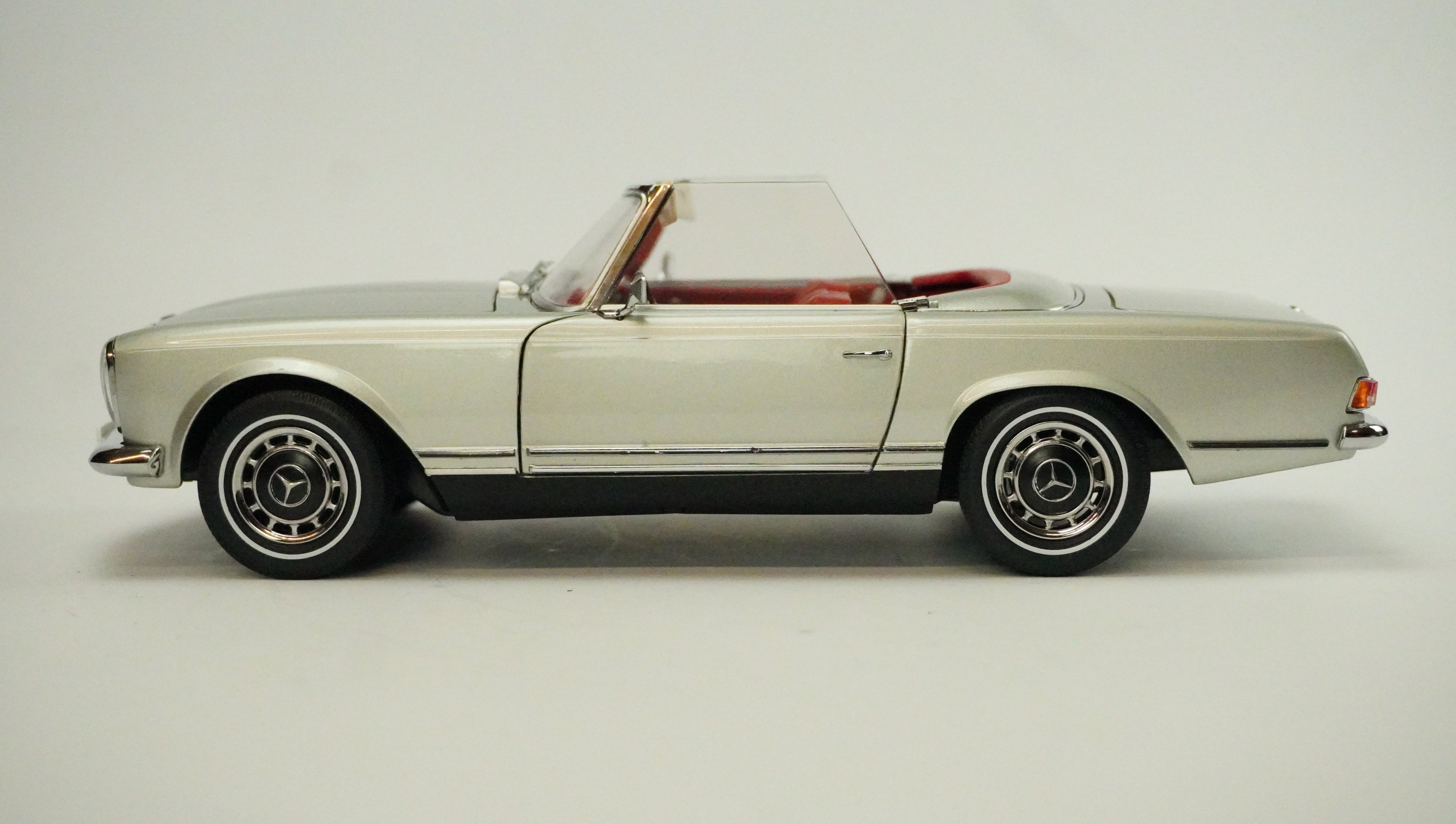 Mercedes Benz 280 SL Cabrio Limited 1968 1:18
