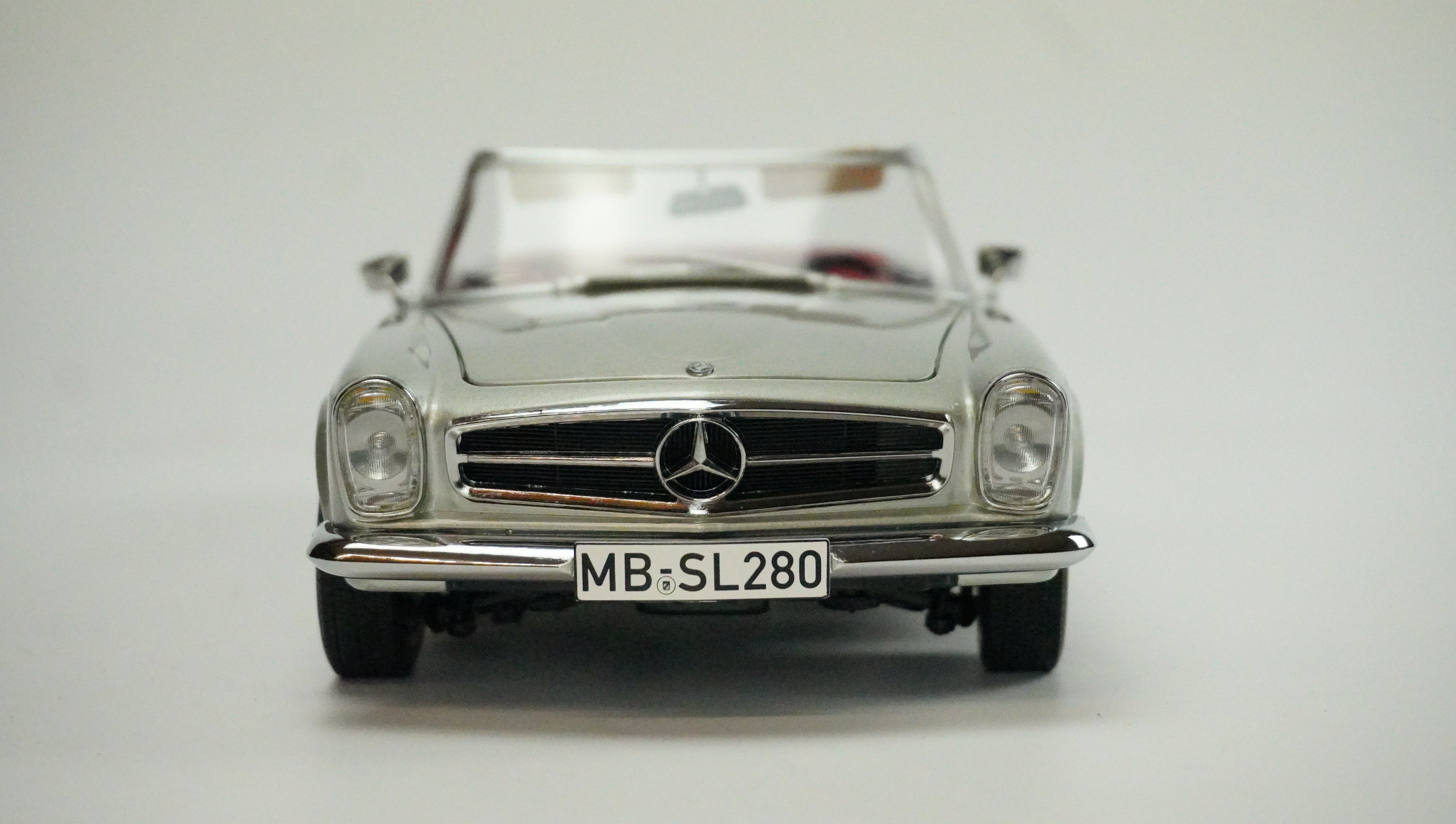 Mercedes Benz 280 SL Cabrio Limited 1968 1:18