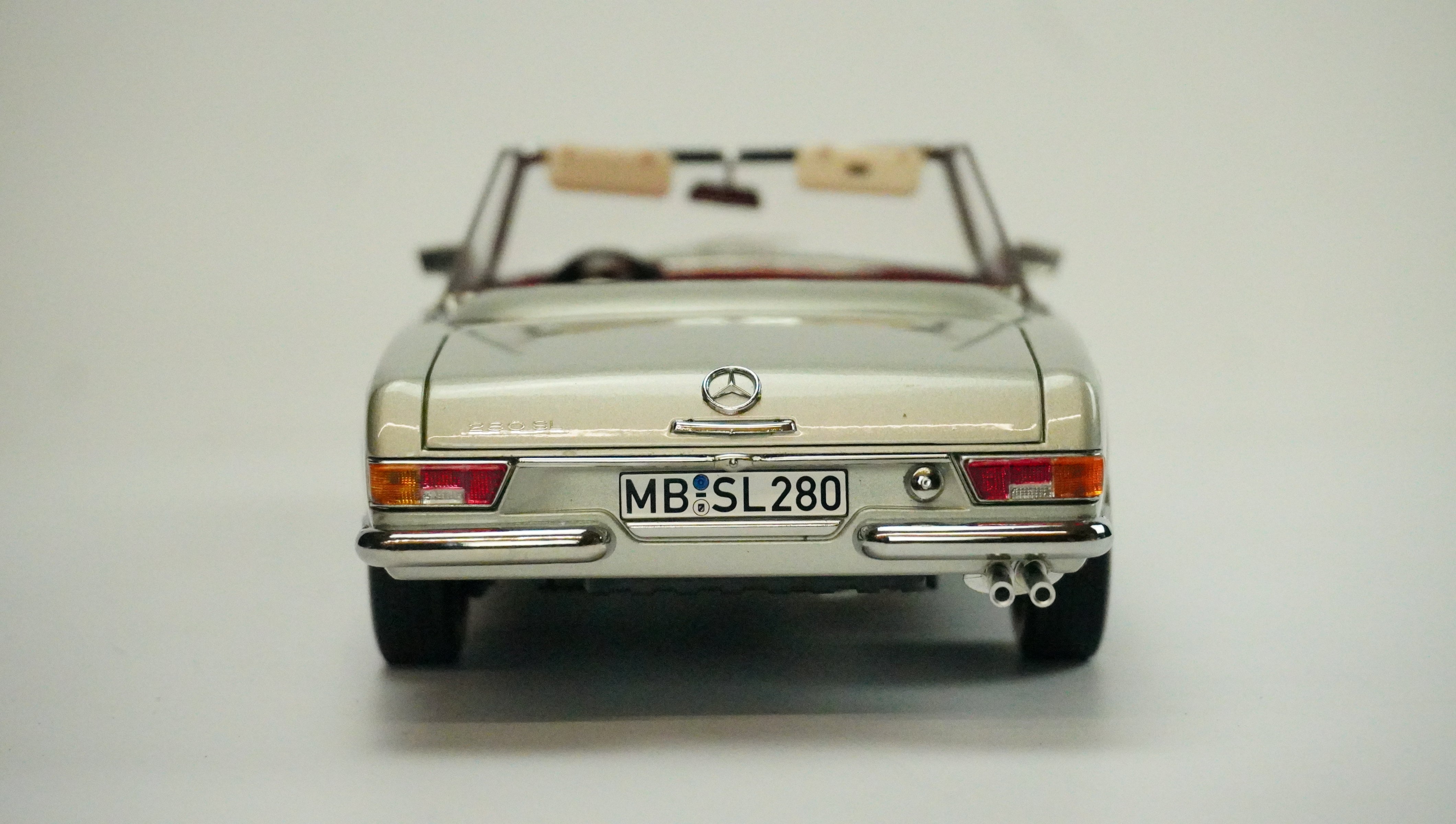 Mercedes Benz 280 SL Cabrio Limited 1968 1:18