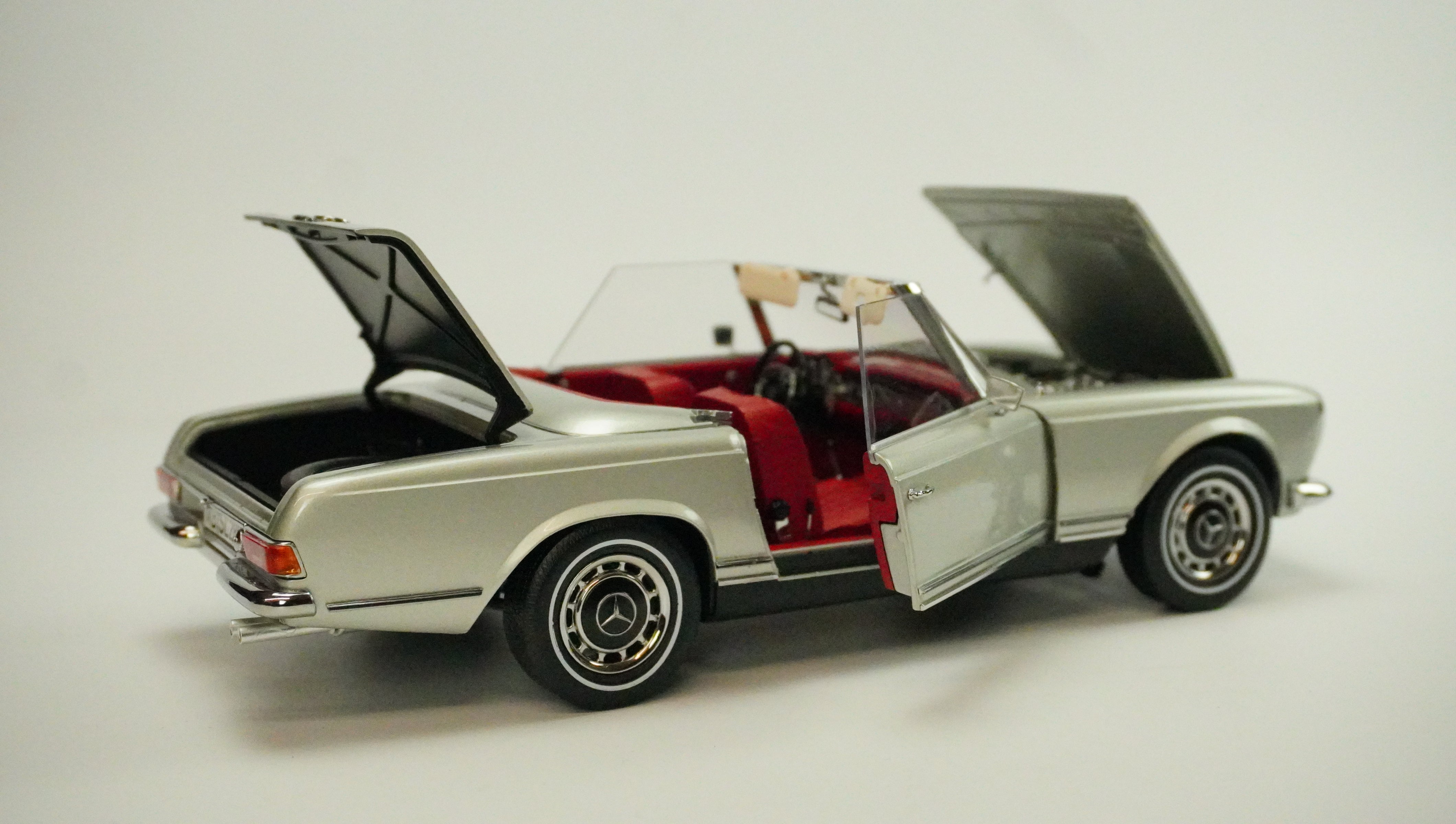 Mercedes Benz 280 SL Cabrio Limited 1968 1:18