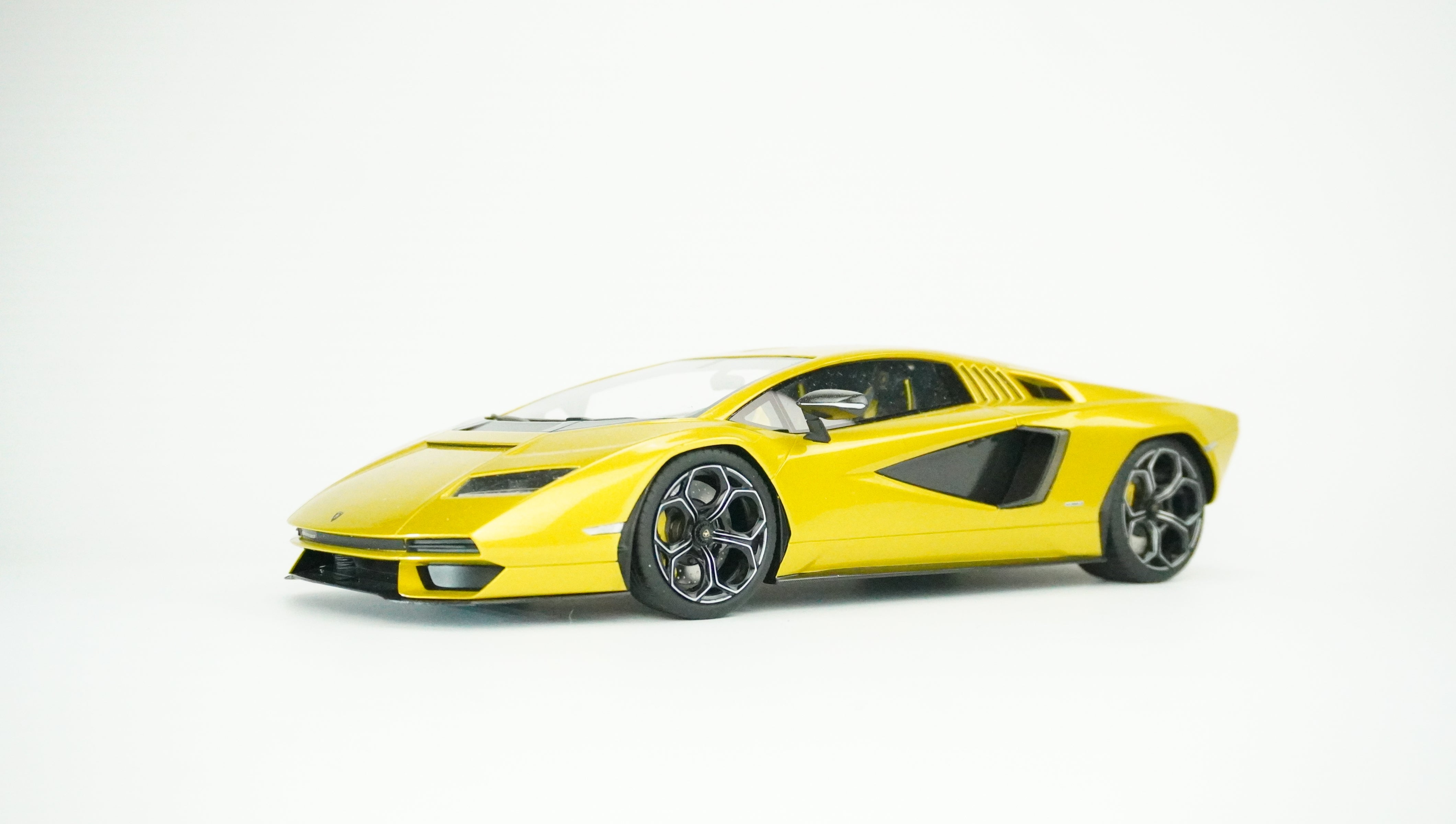 Lamborghini Countach LPI800-4 2022 1:18