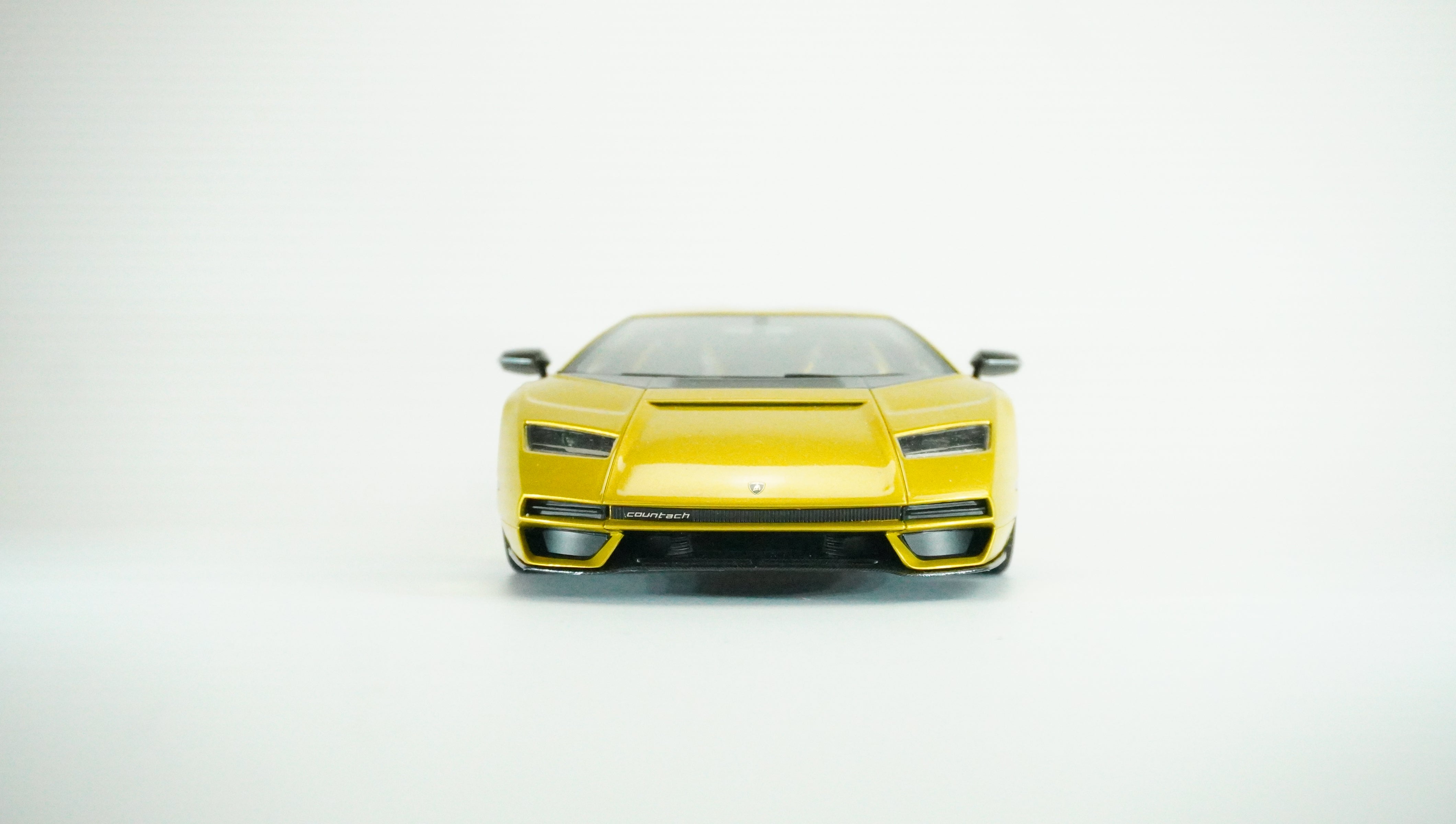 Lamborghini Countach LPI800-4 2022 1:18
