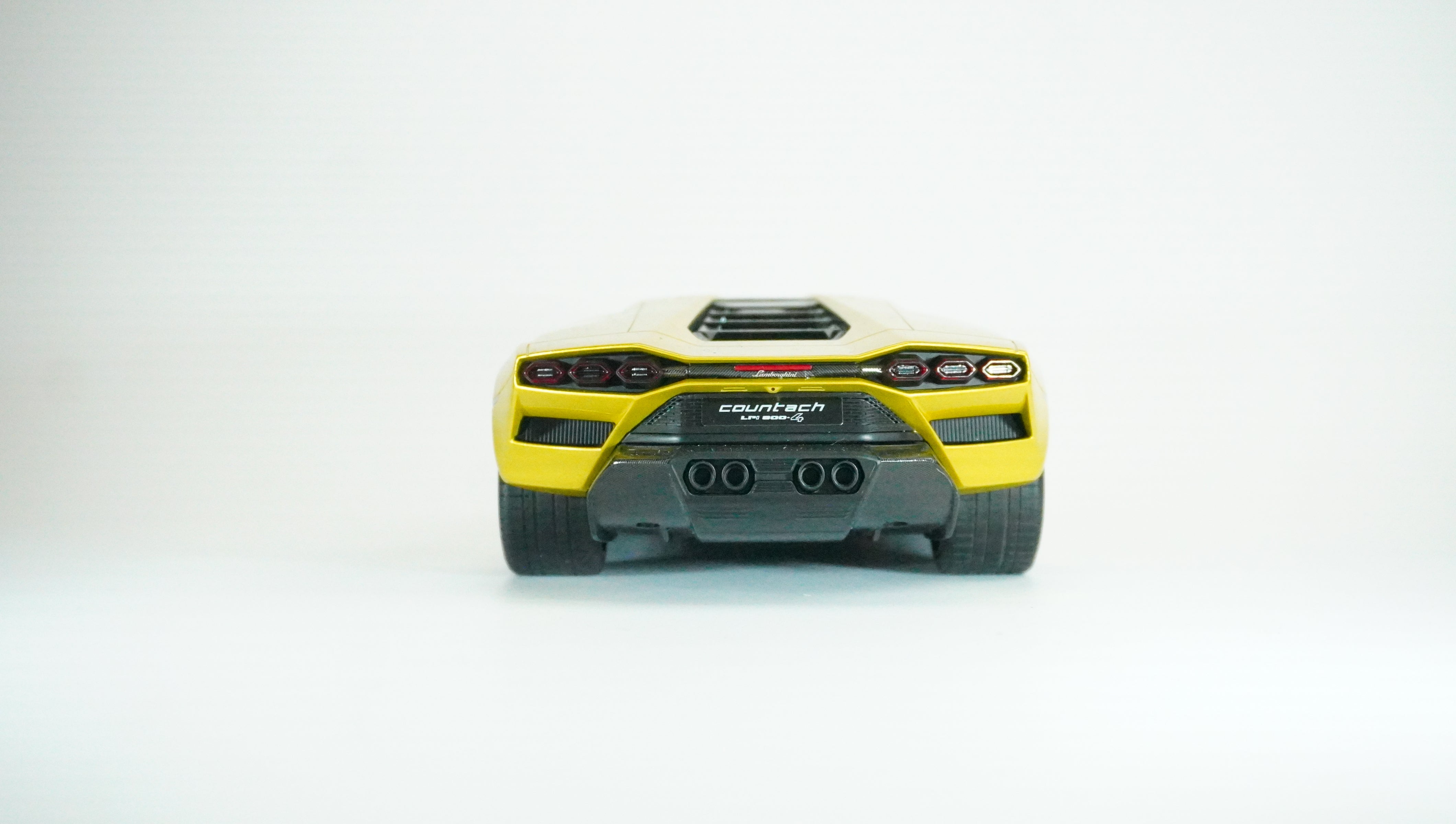 Lamborghini Countach LPI800-4 2022 1:18