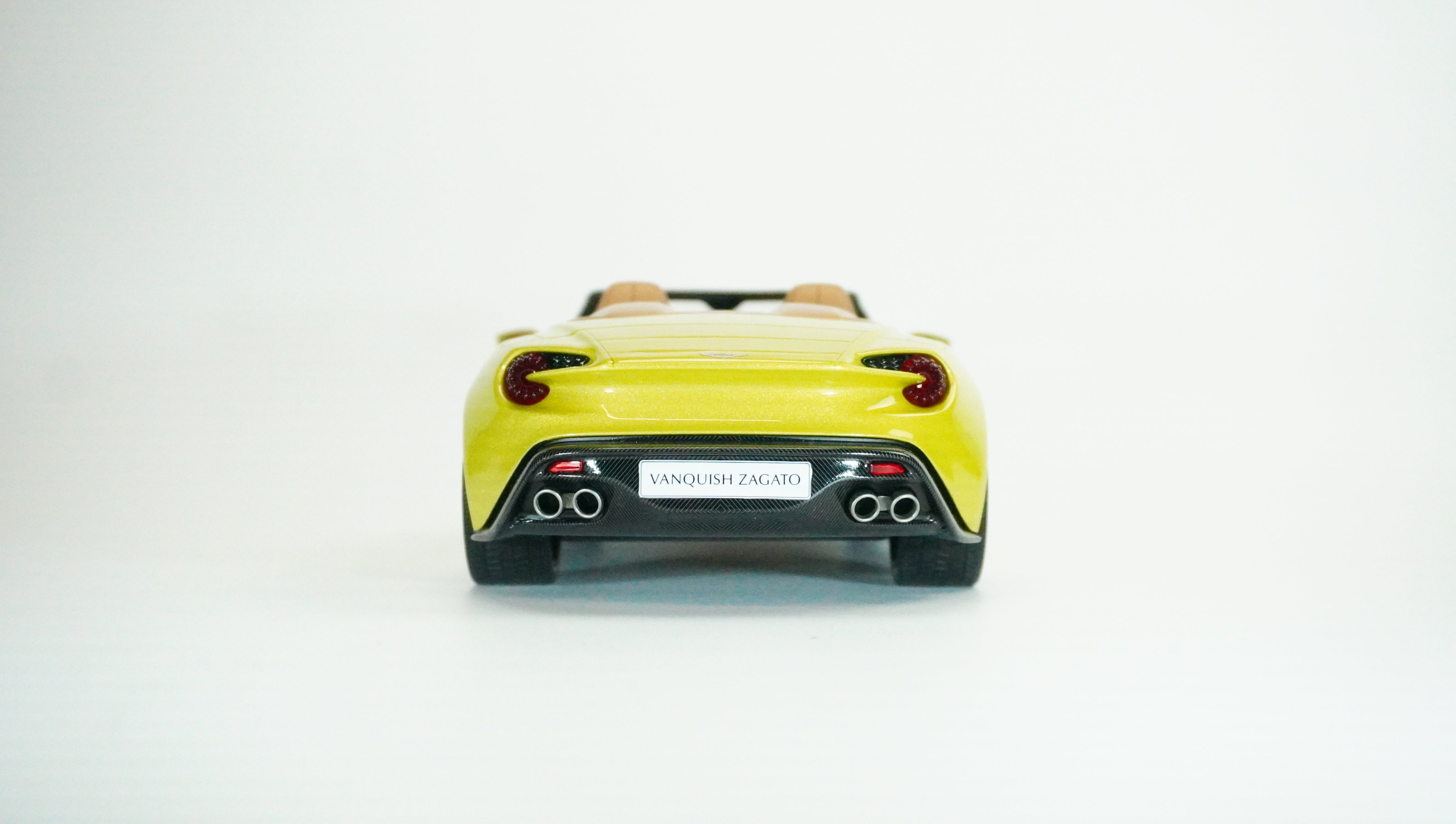 Aston Martin Vanquish Volante Convertible Limited 1:18