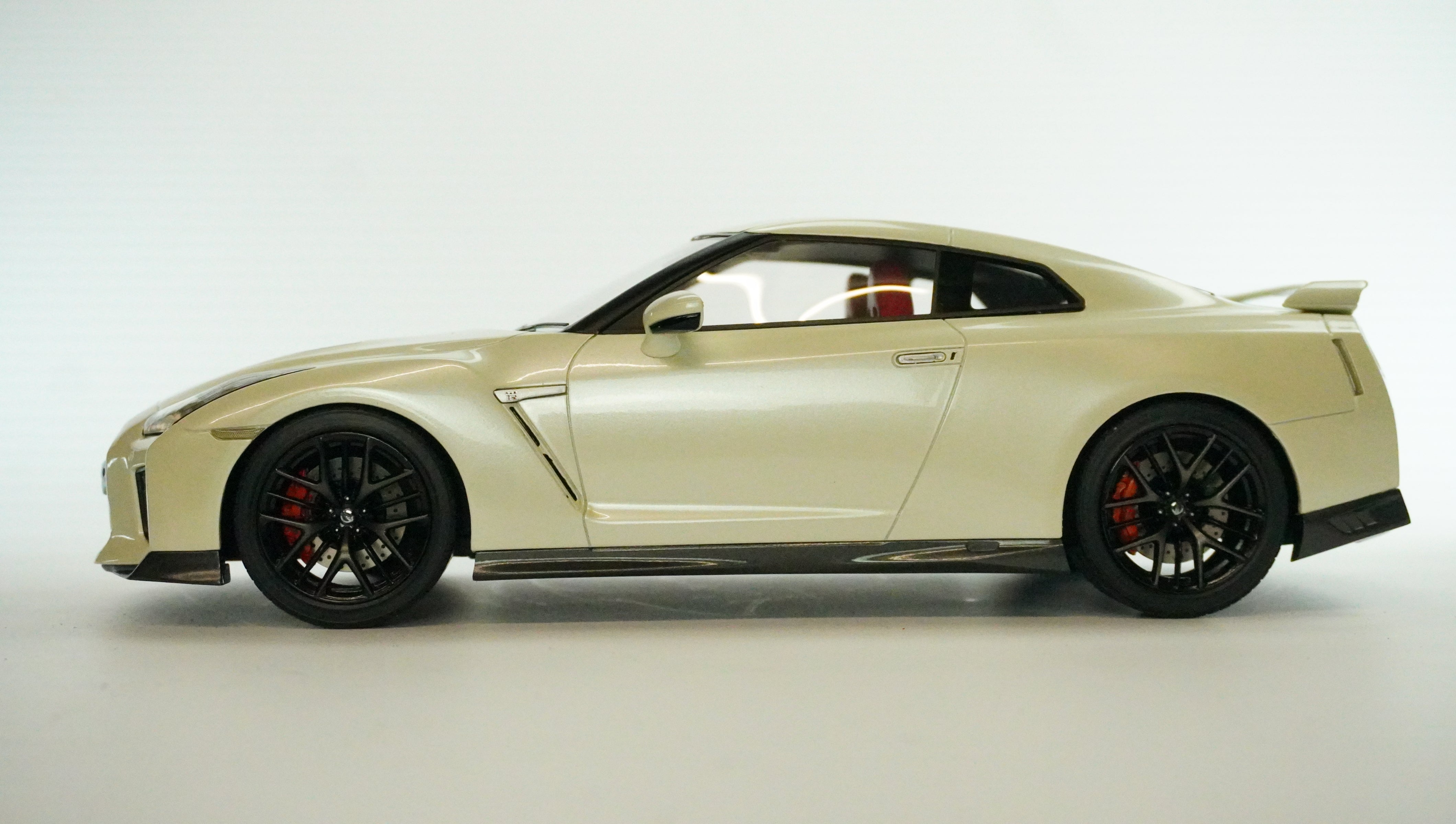 Nissan GT-3 (R35) Limited 2017 1:18