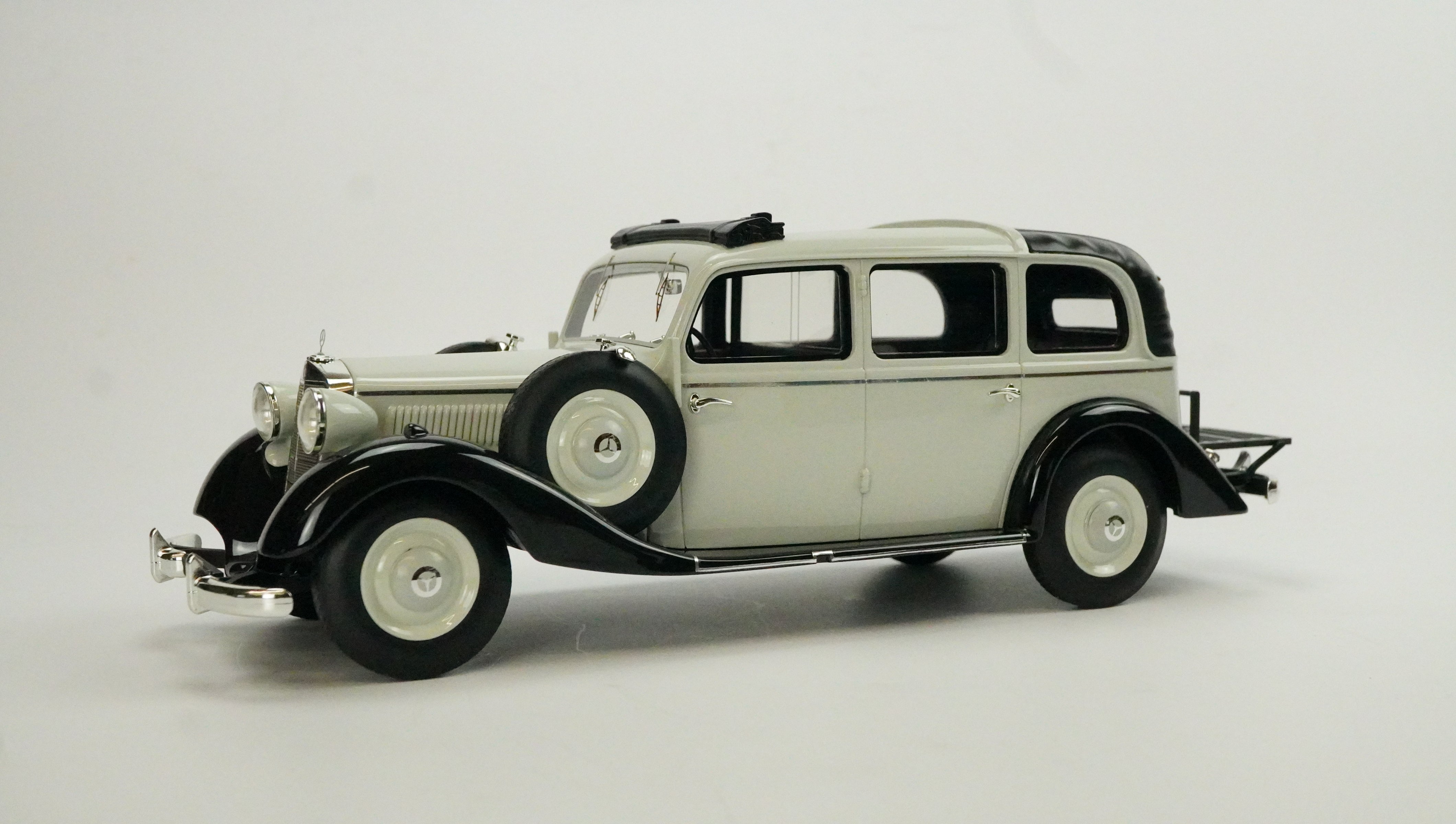 Mercedes Benz 260 D Pullman 1936 1:18