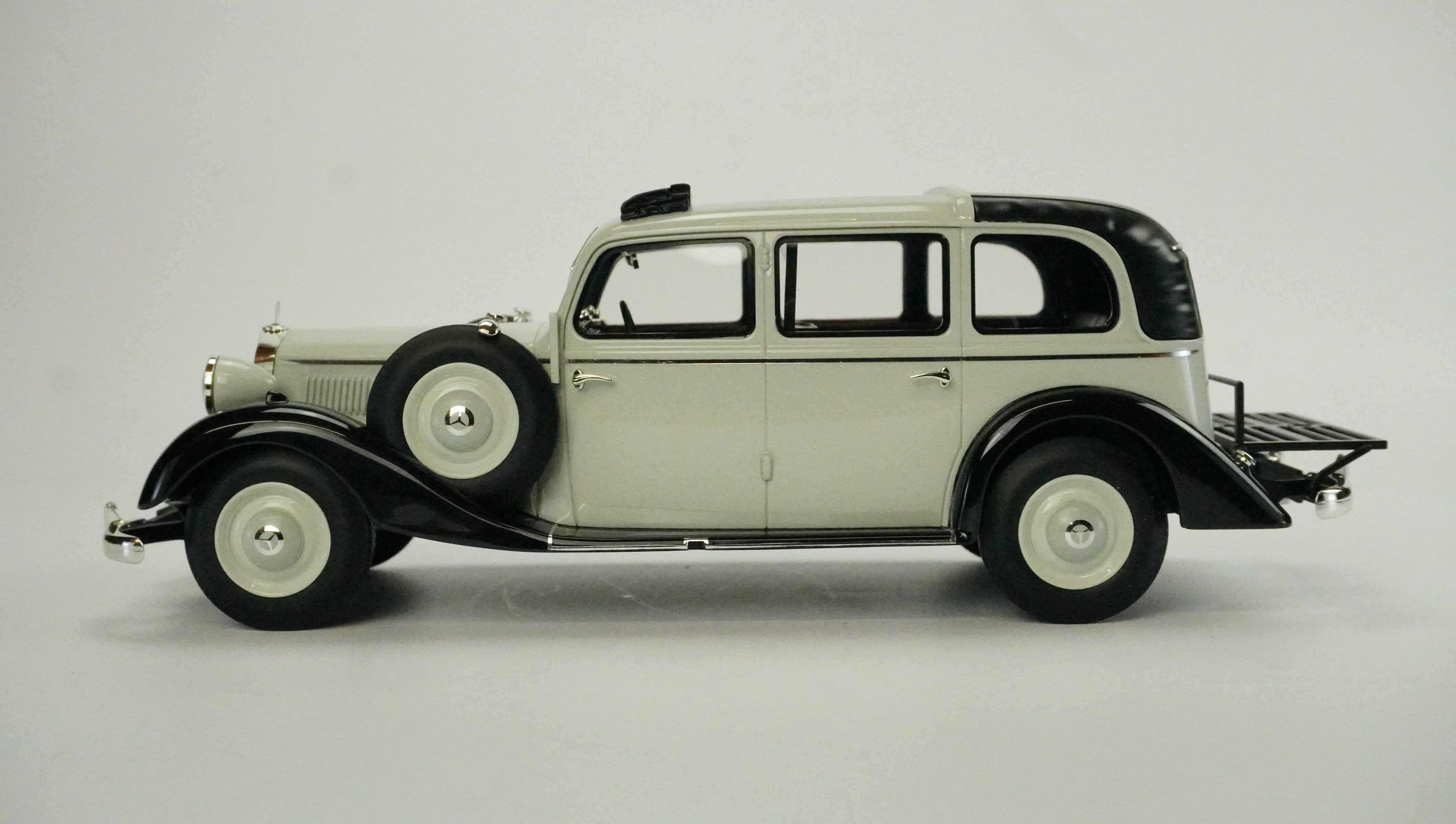 Mercedes Benz 260 D Pullman 1936 1:18