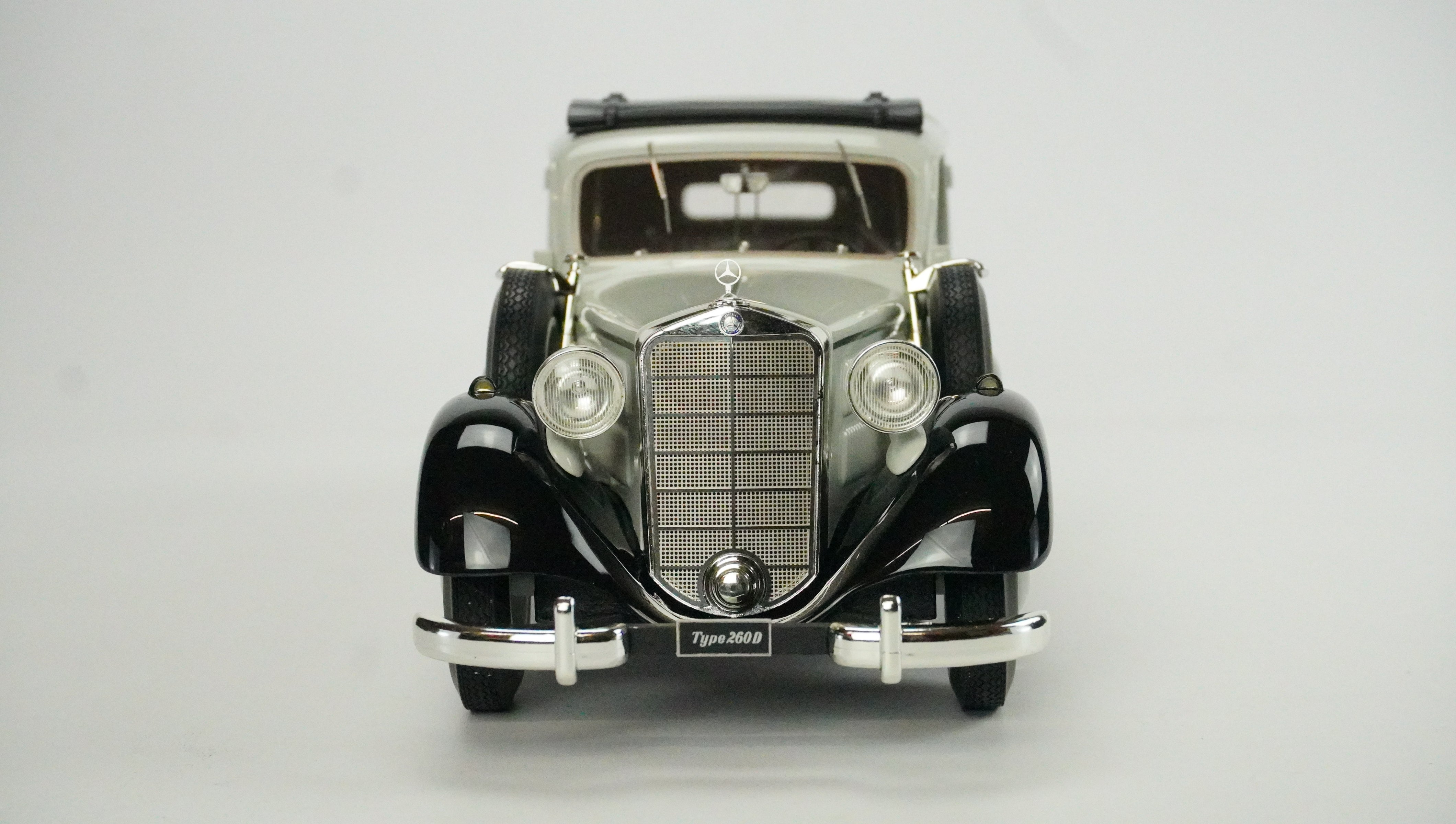 Mercedes Benz 260 D Pullman 1936 1:18
