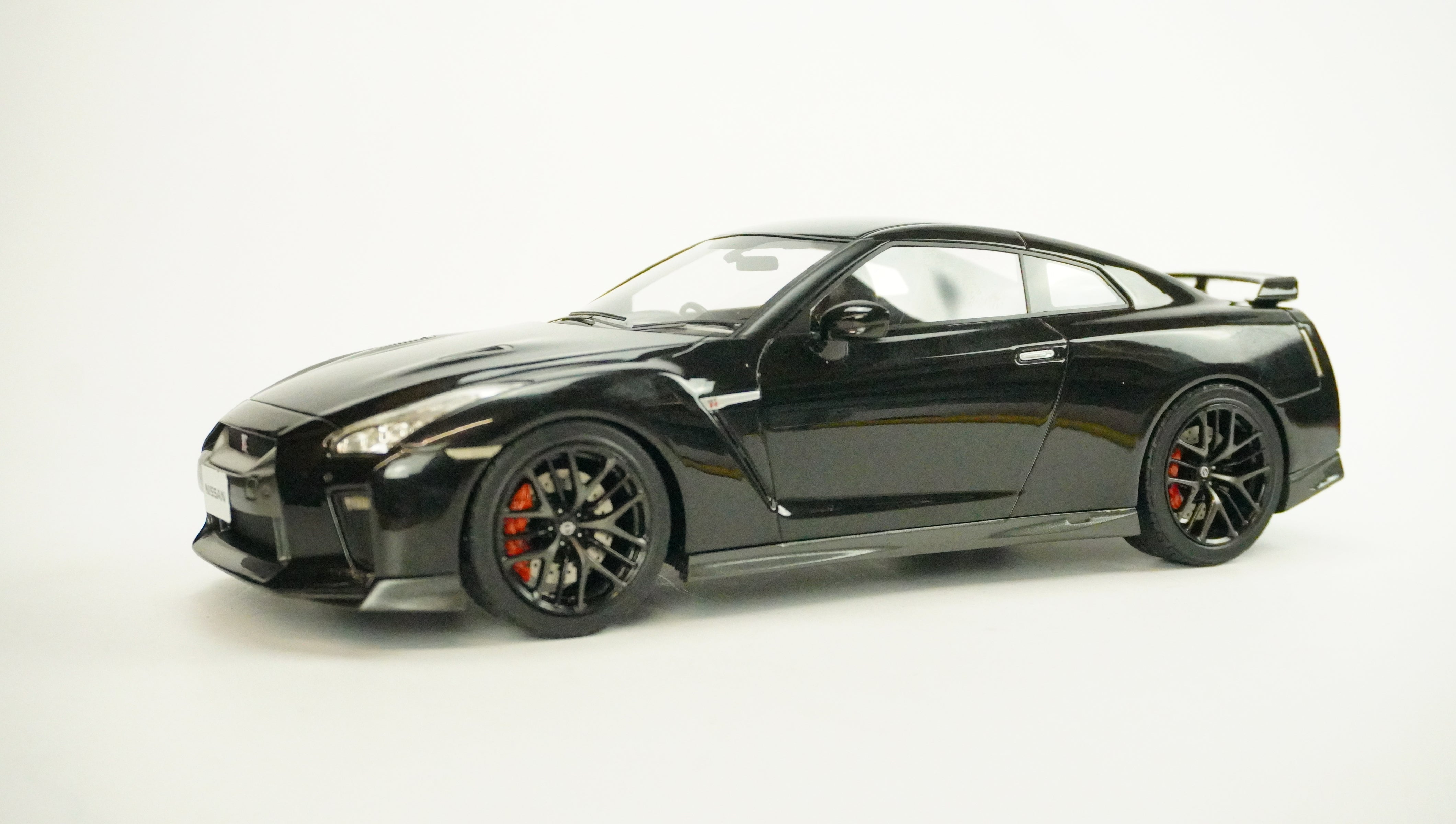 Nissan GT-R Limited 1:18