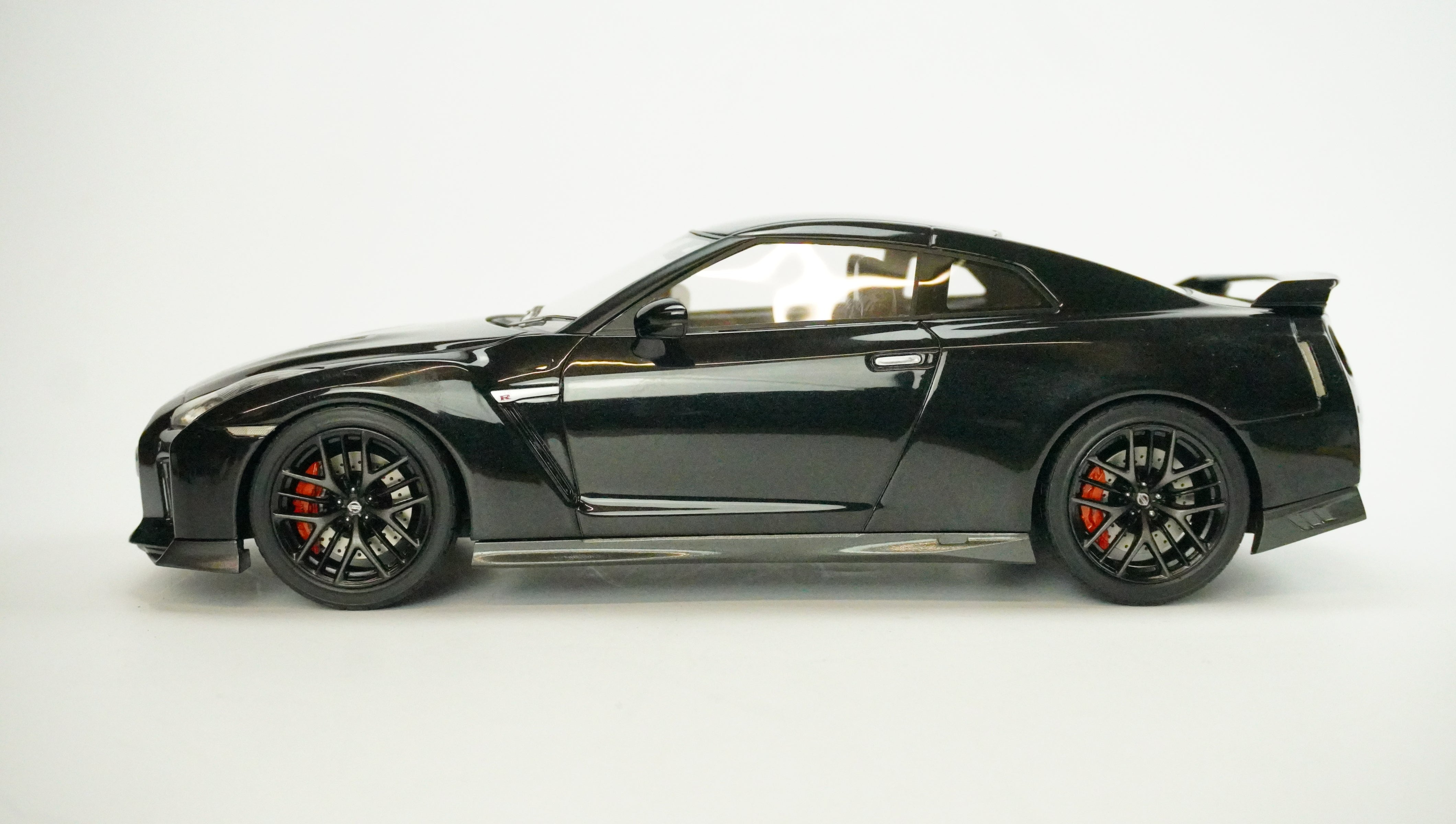 Nissan GT-R Limited 1:18