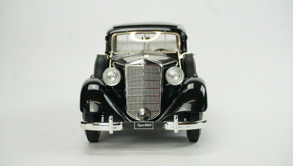 Mercedes Benz 2600 Pullman Landaulet 1936 1:18