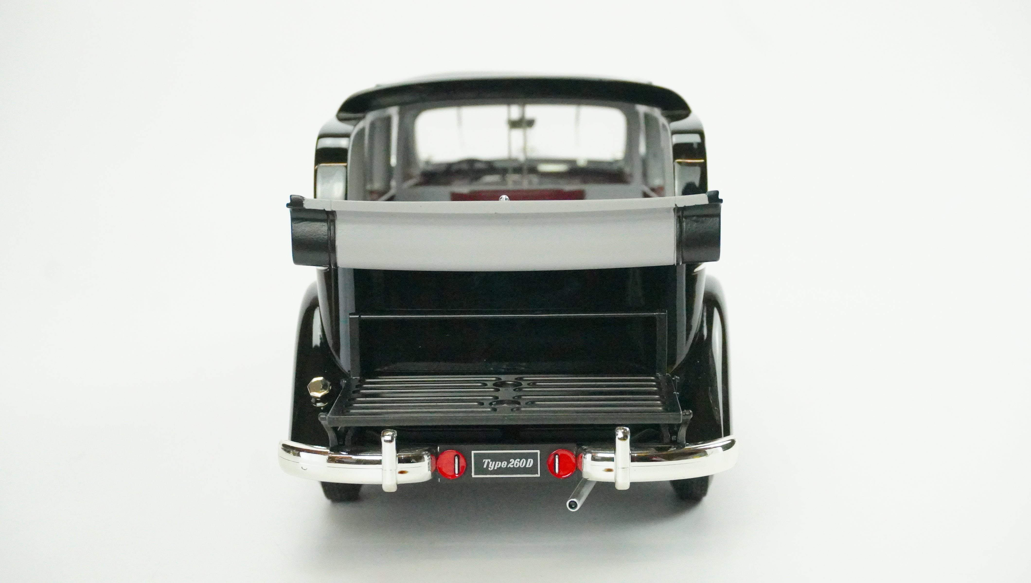 Mercedes Benz 2600 Pullman Landaulet 1936 1:18