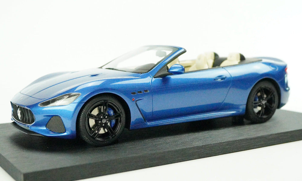 Maserati Gran Cabrio 1:18 blau