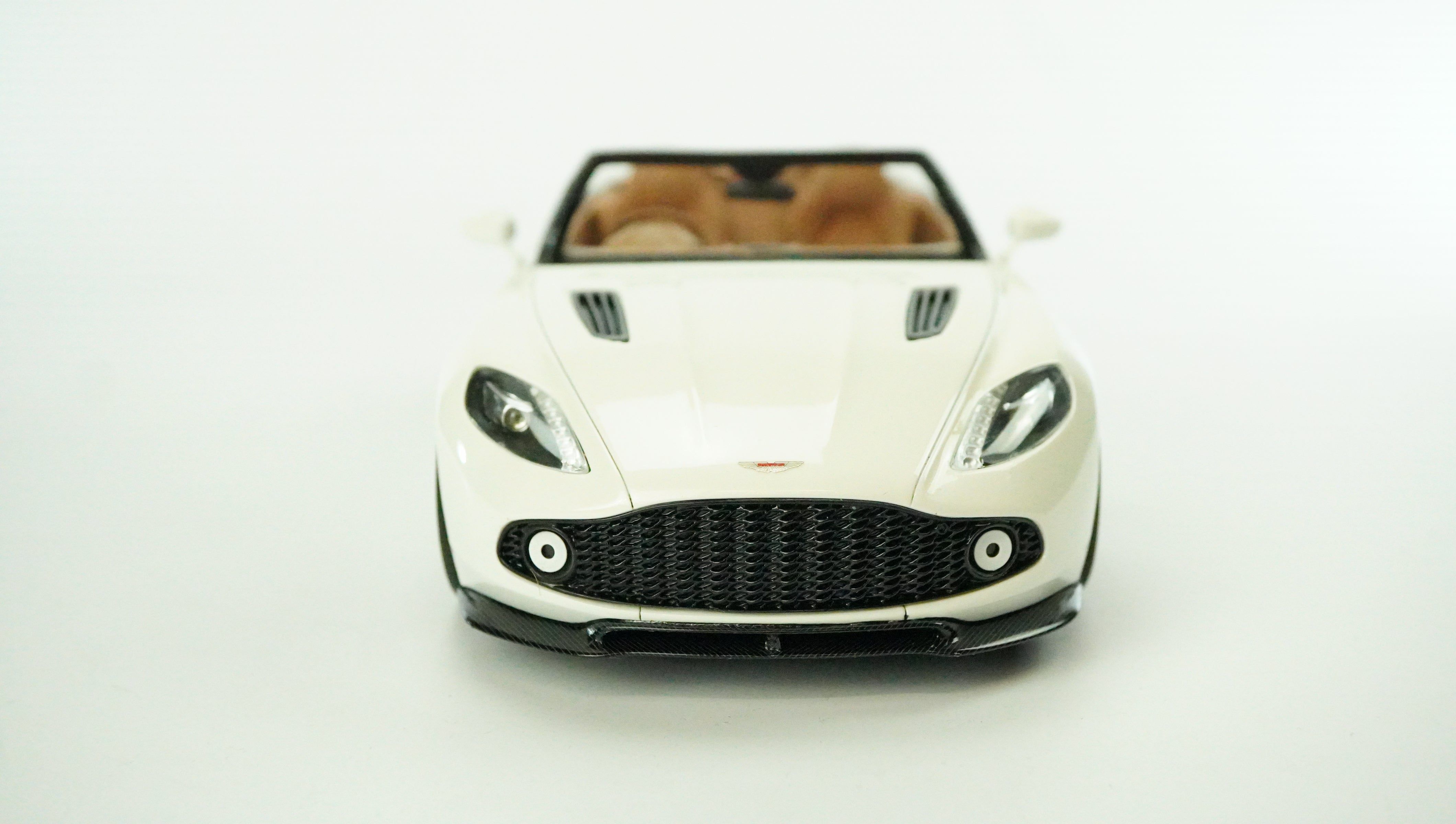Aston Martin Vanquish Zagato Volante Limited 1:18