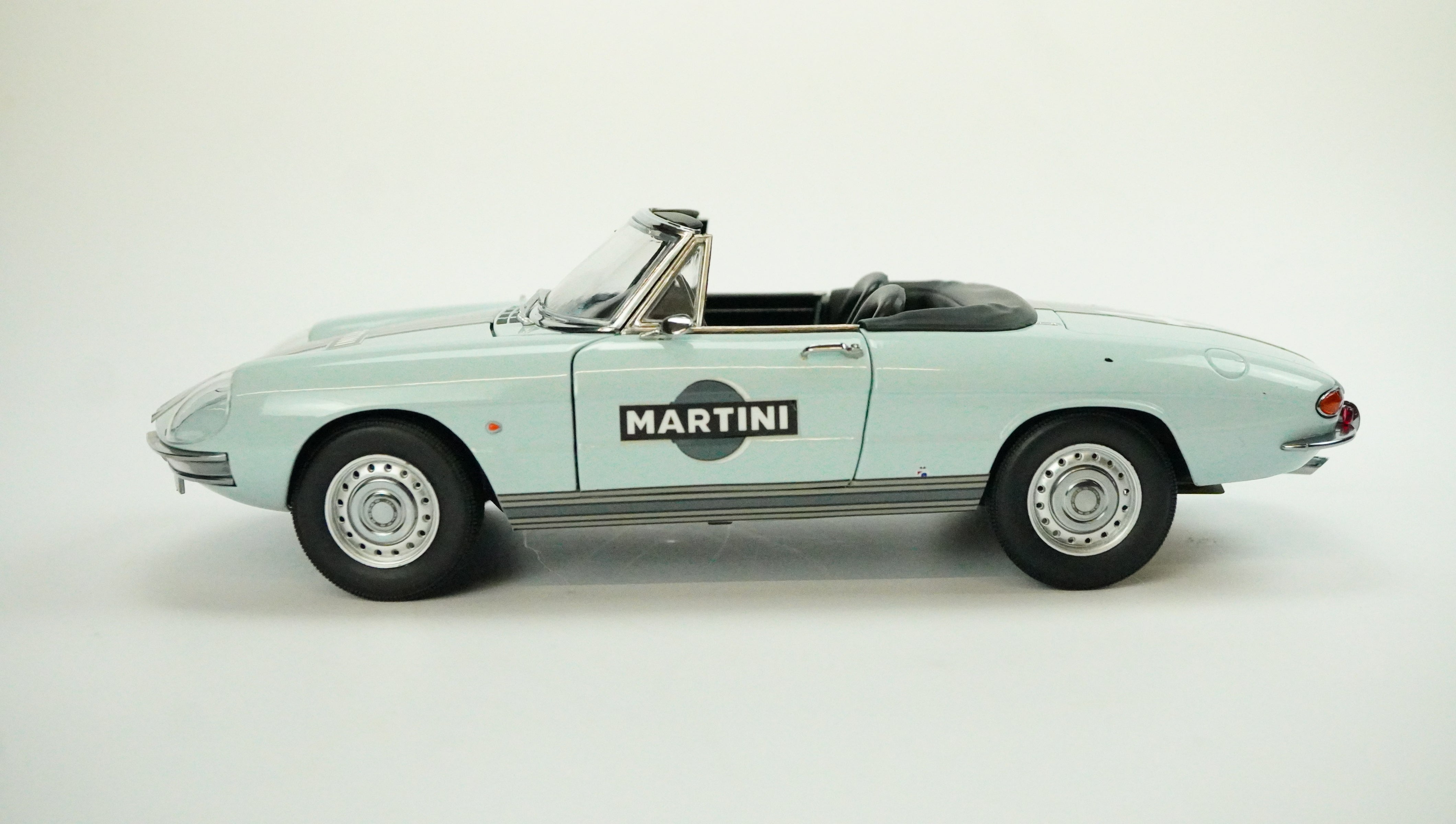 Alfa Romeo Duetto Spider Martini Rarität 1966 1:18