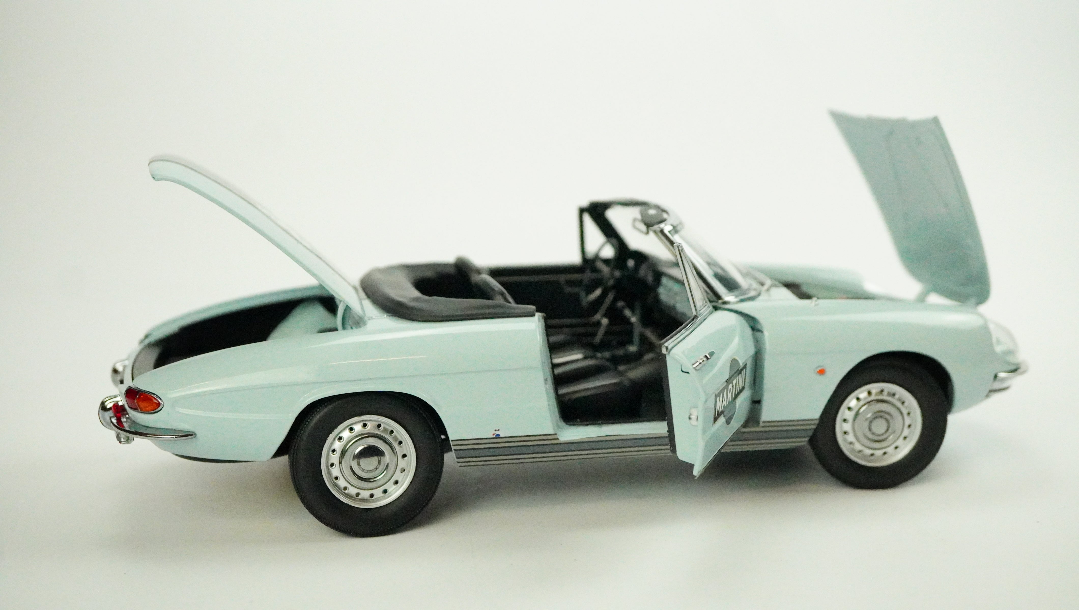Alfa Romeo Duetto Spider Martini Rarität 1966 1:18
