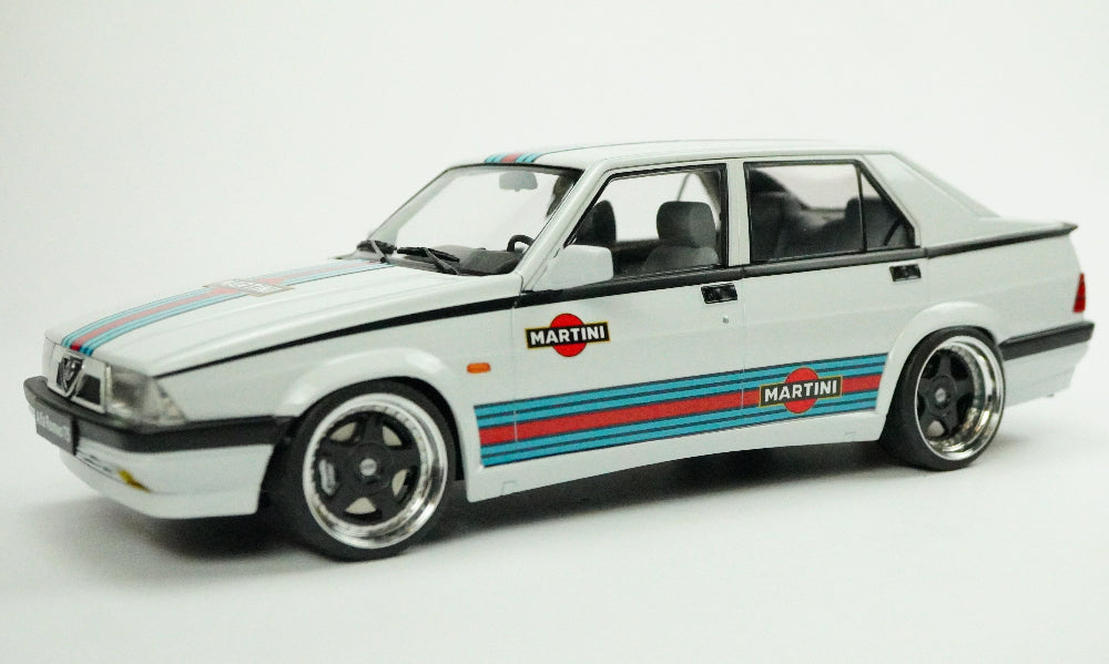 Alfa Martini Umbauauto Sammler 1:18