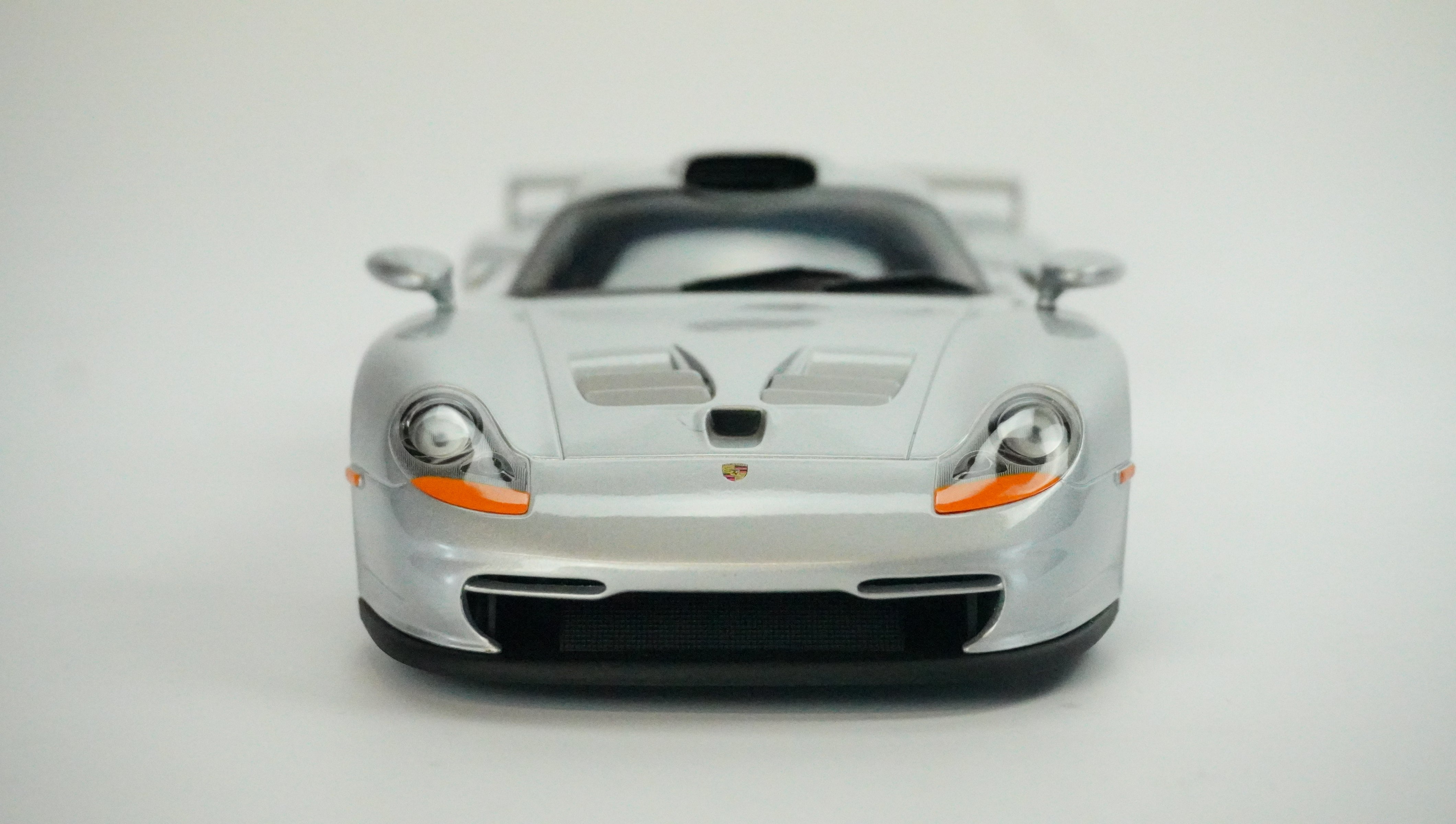 Porsche 911 (996) GT1 Limited 1997 1:18