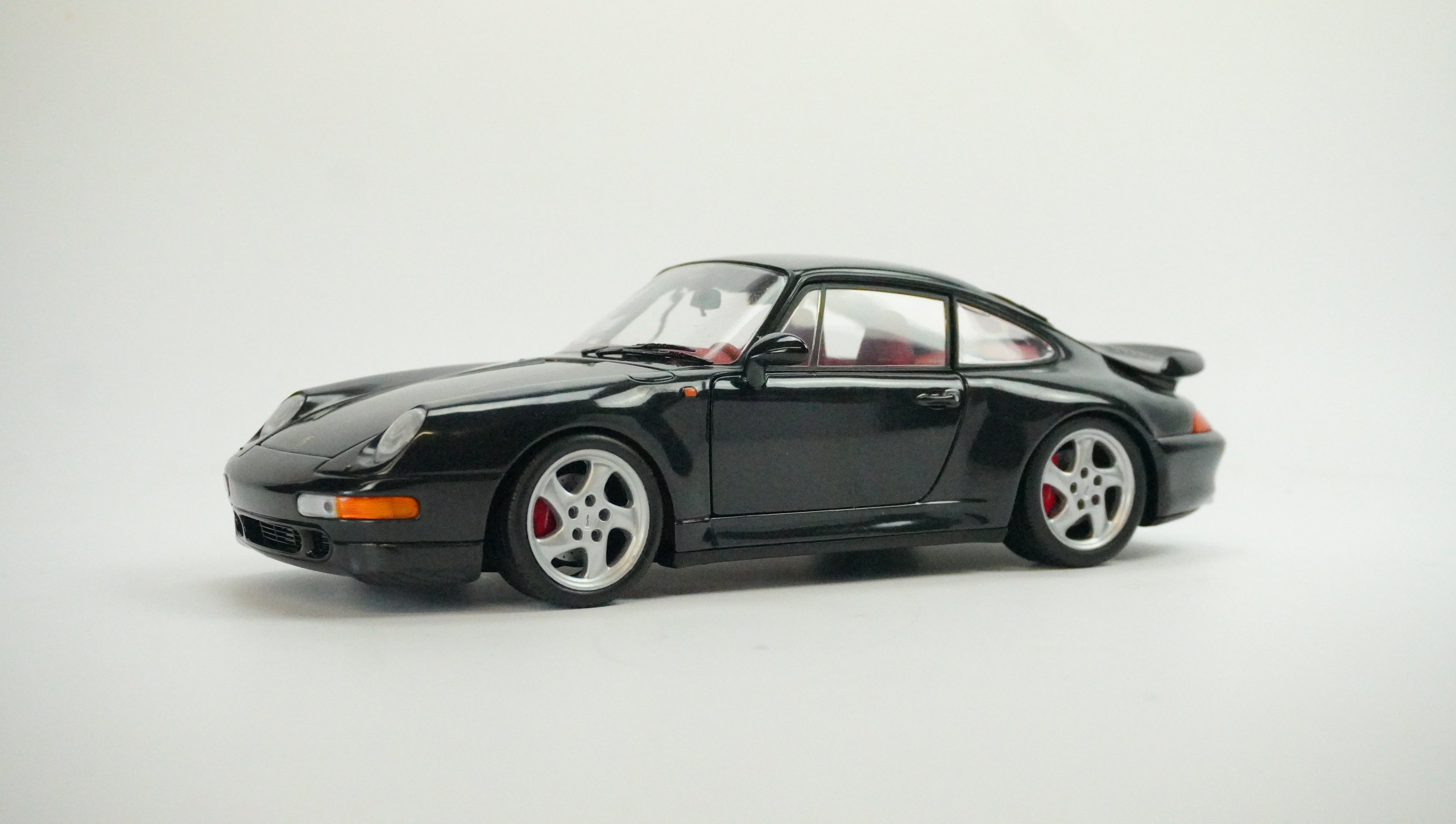Porsche 911 (993) Turbo 1997 1:18