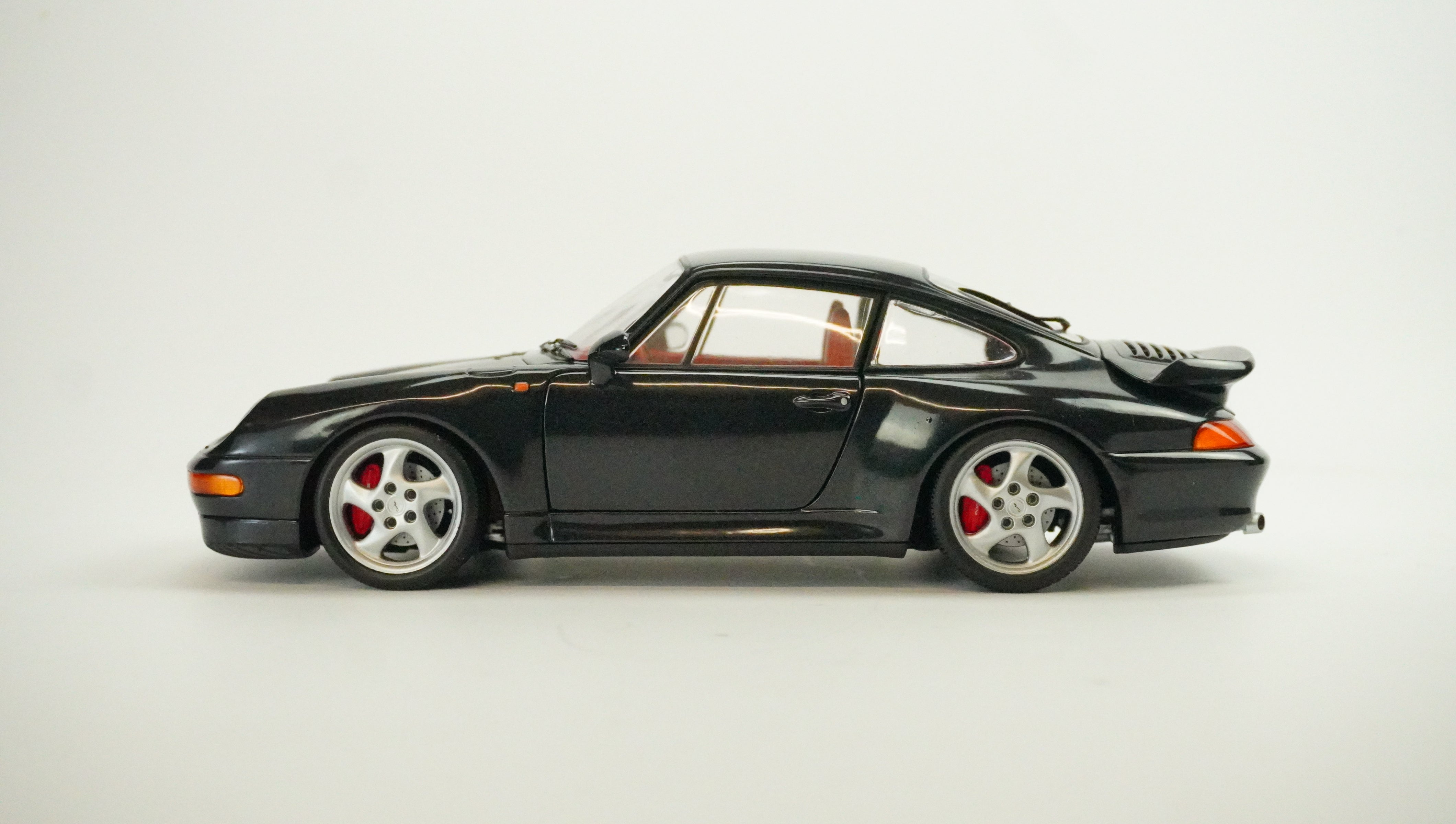 Porsche 911 (993) Turbo 1997 1:18