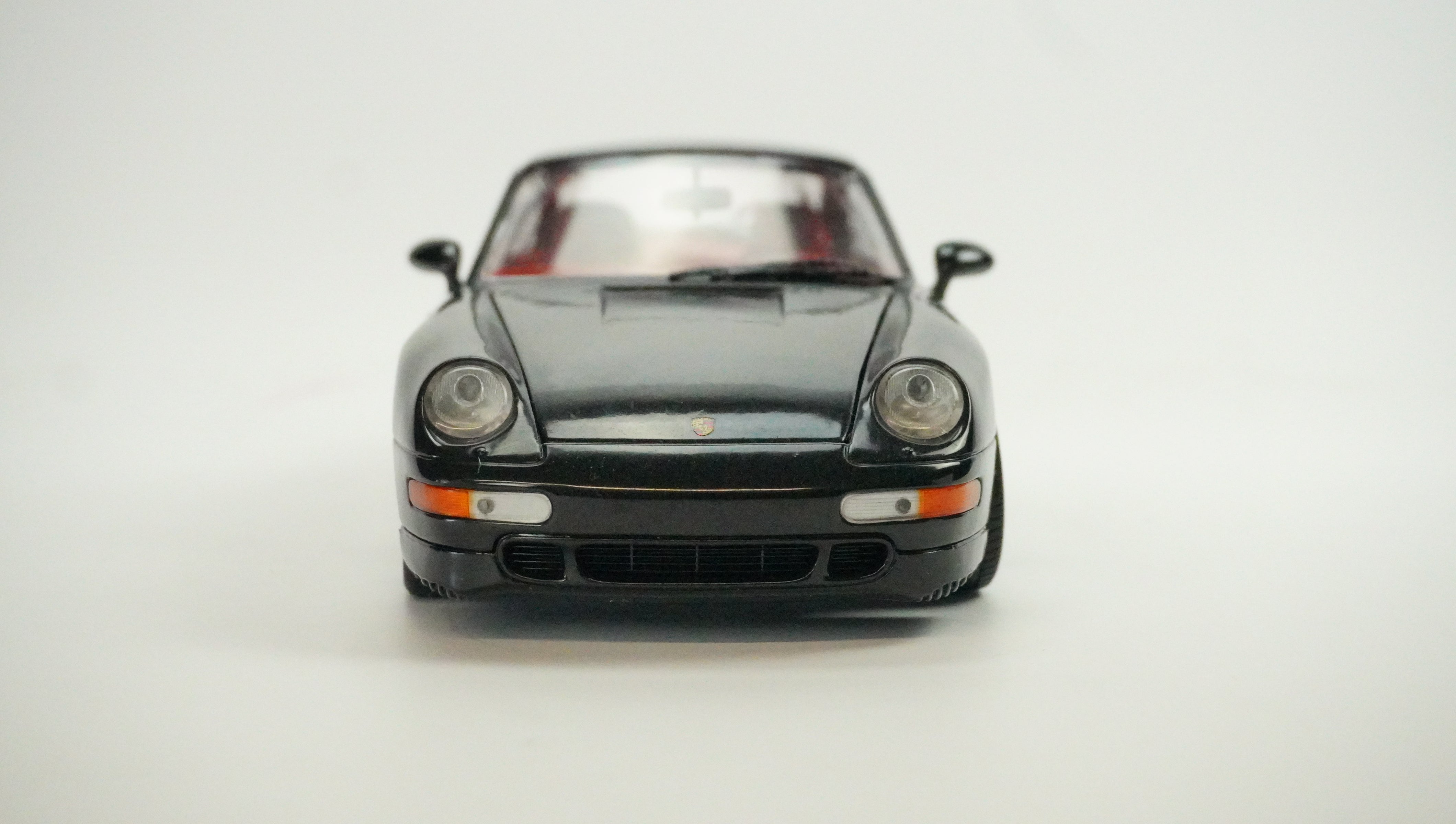 Porsche 911 (993) Turbo 1997 1:18