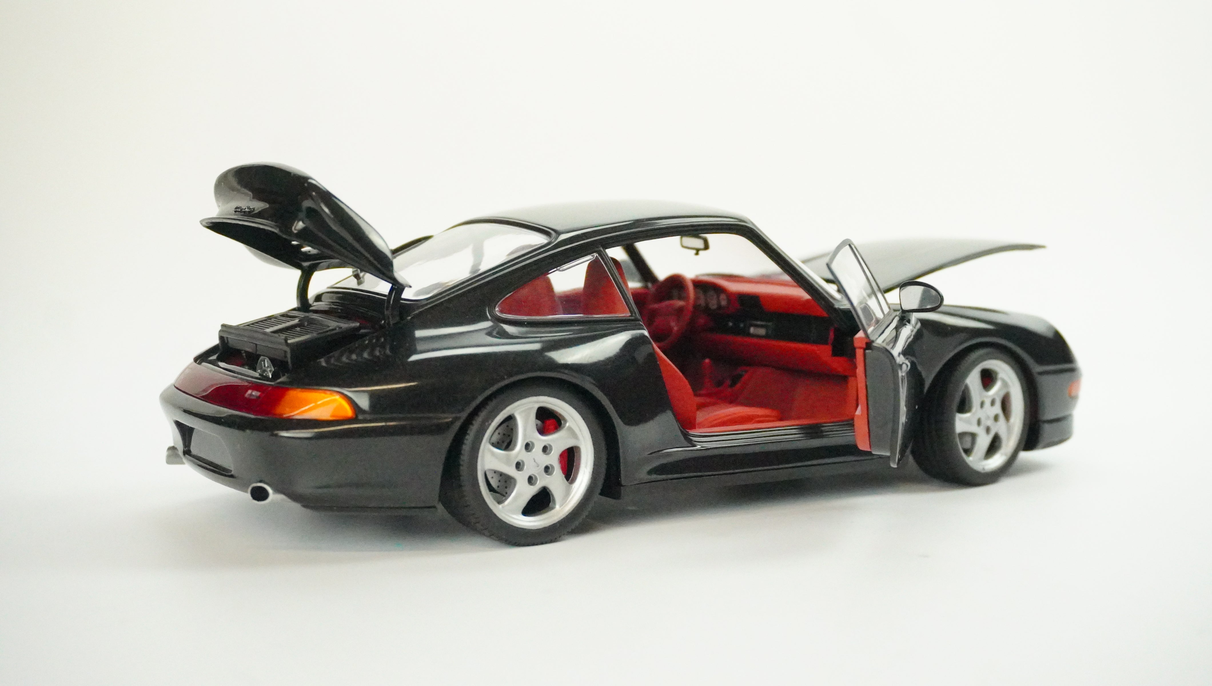 Porsche 911 (993) Turbo 1997 1:18