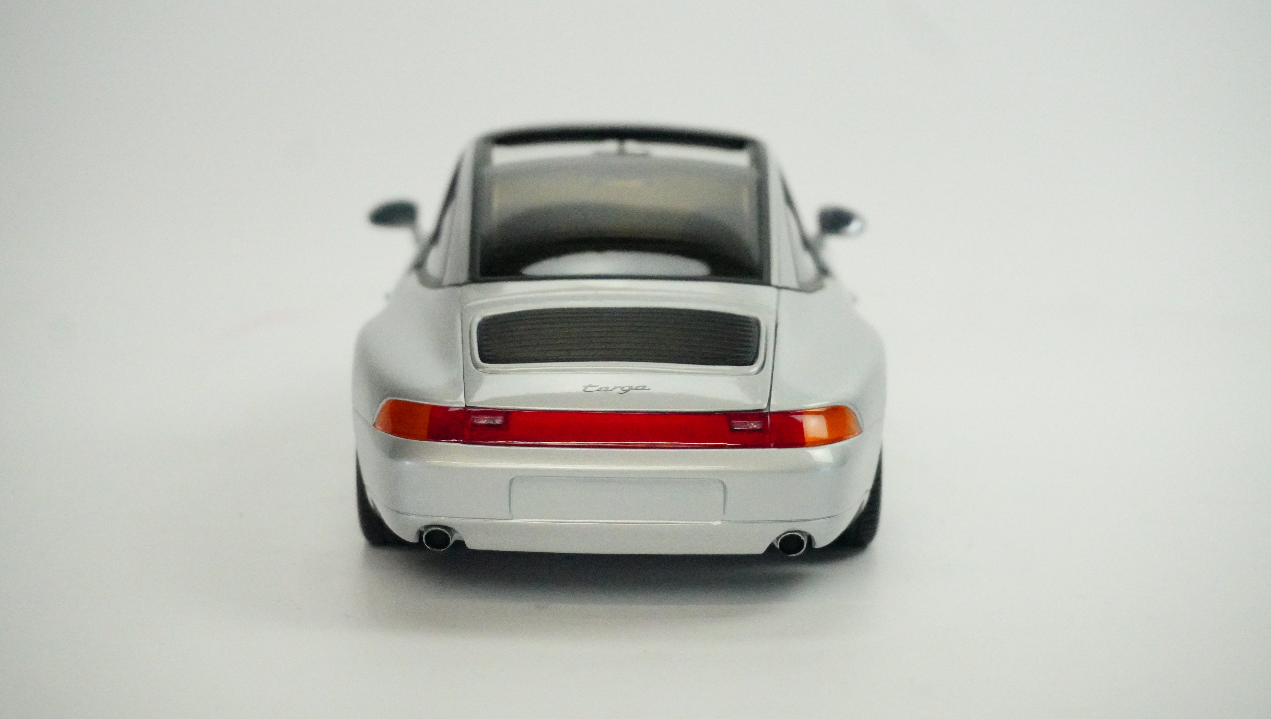 Porsche 911 (993) Carrera Targa 1997 1:18