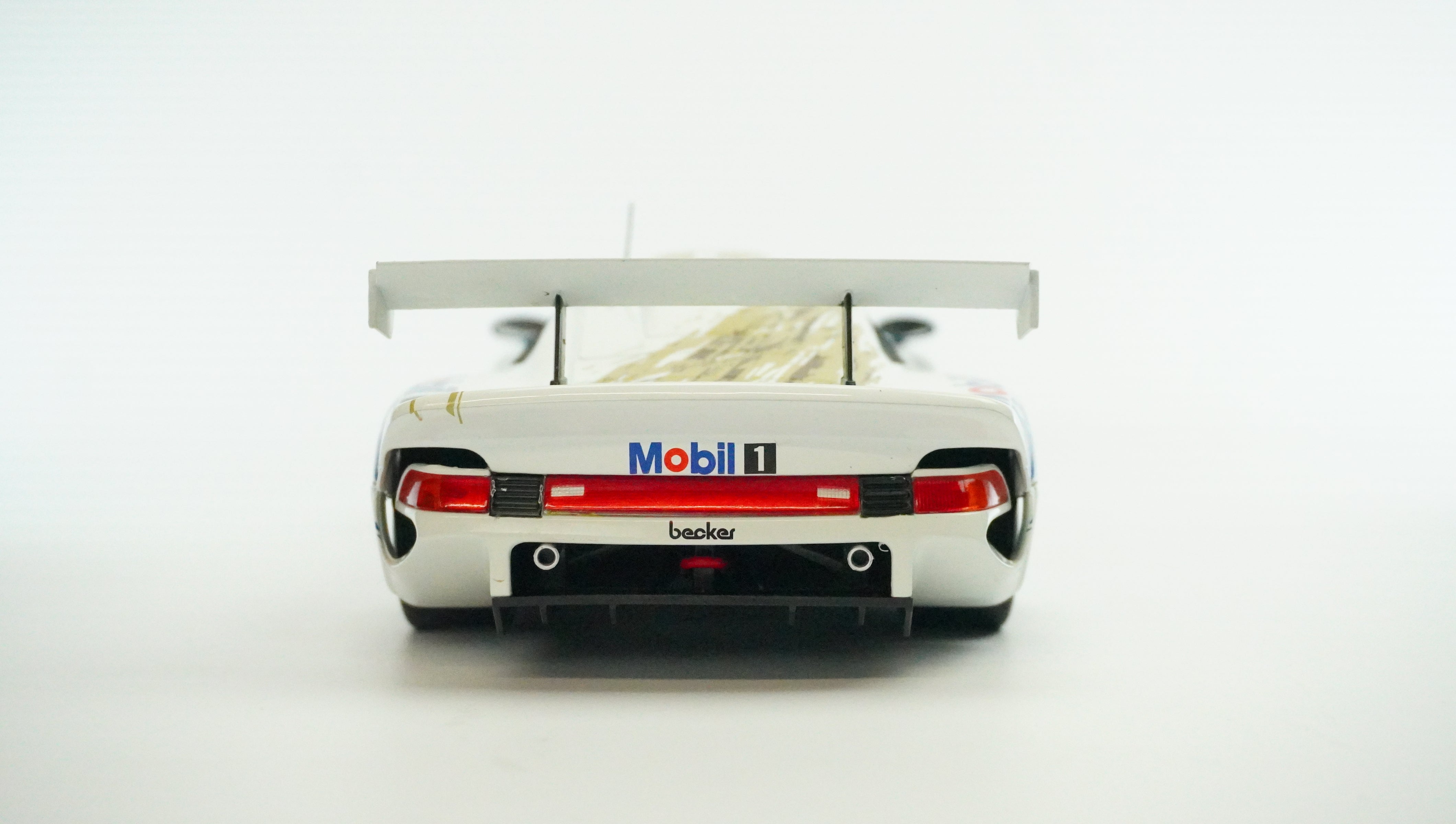 Porsche 911 GT 1 Le Mans Racing Nr.25 1:18