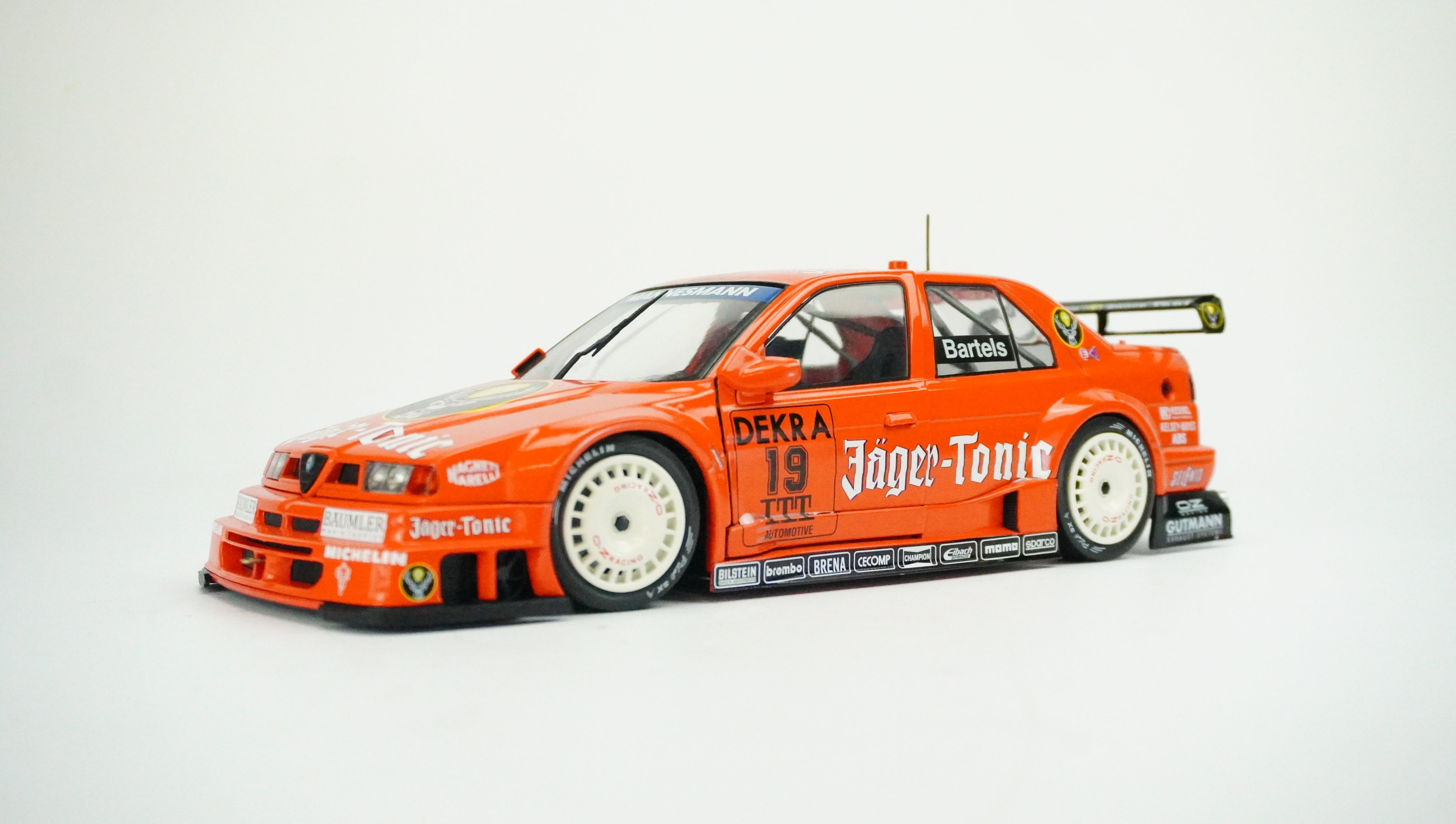 Alfa Romeo 155 V6 Jäger-Tonic Rally Nr.19 1:18