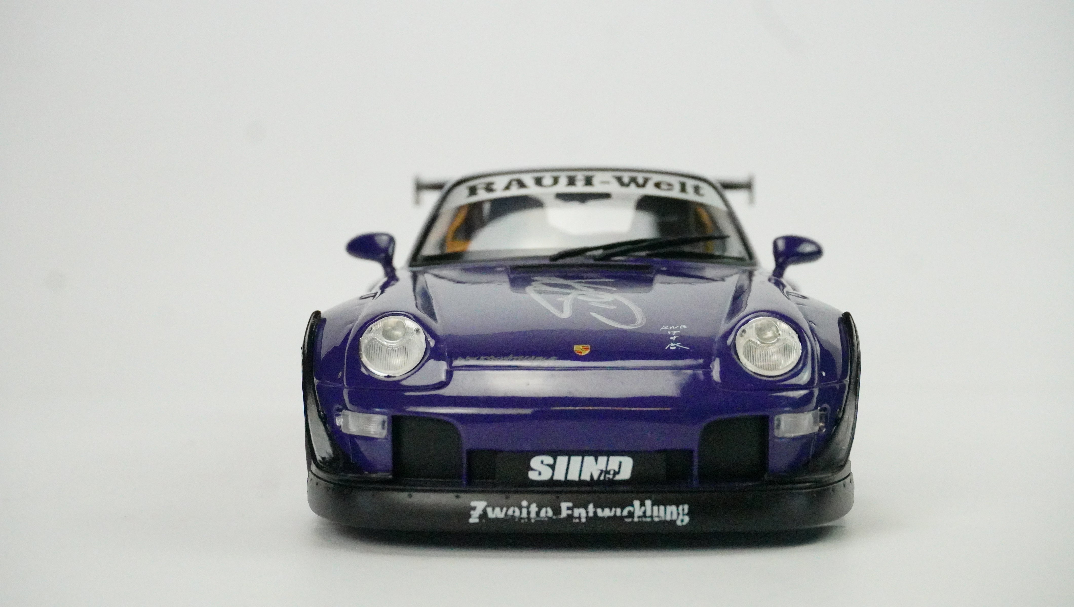 Porsche 911 (993) RWB "Furusato" mit Signatur Limited 1:18