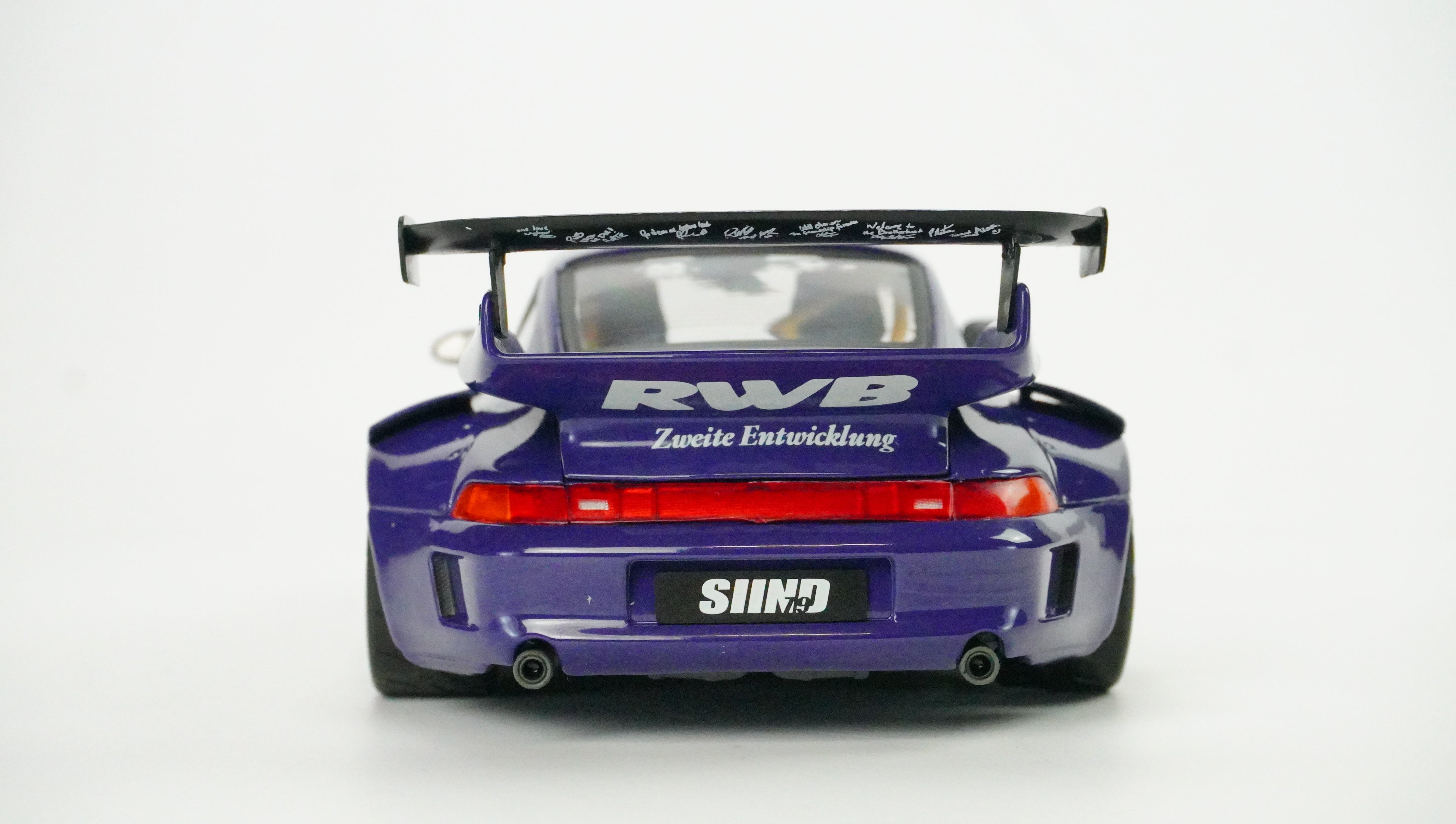 Porsche 911 (993) RWB "Furusato" mit Signatur Limited 1:18