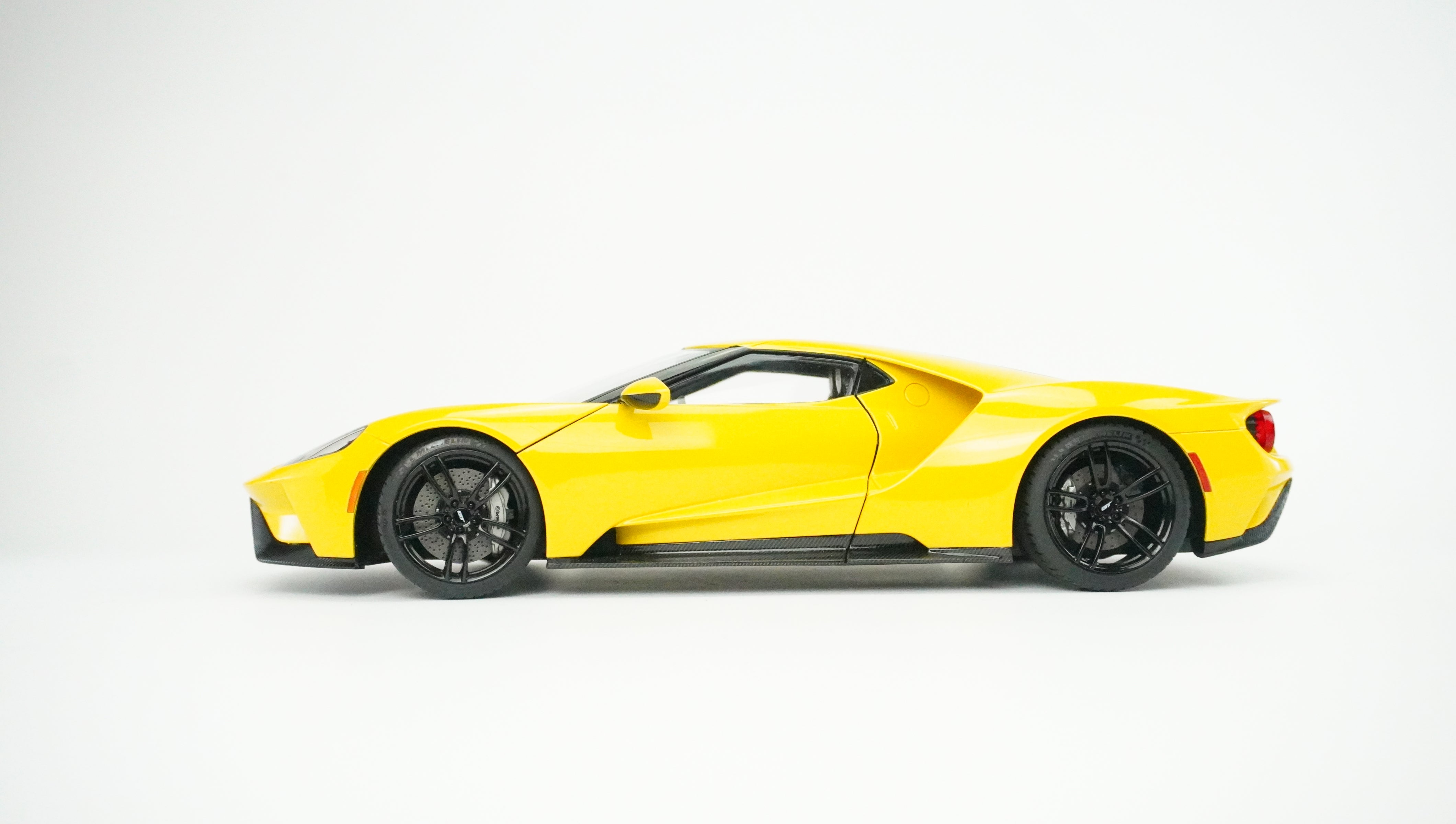 Ford GT 2017 1:18