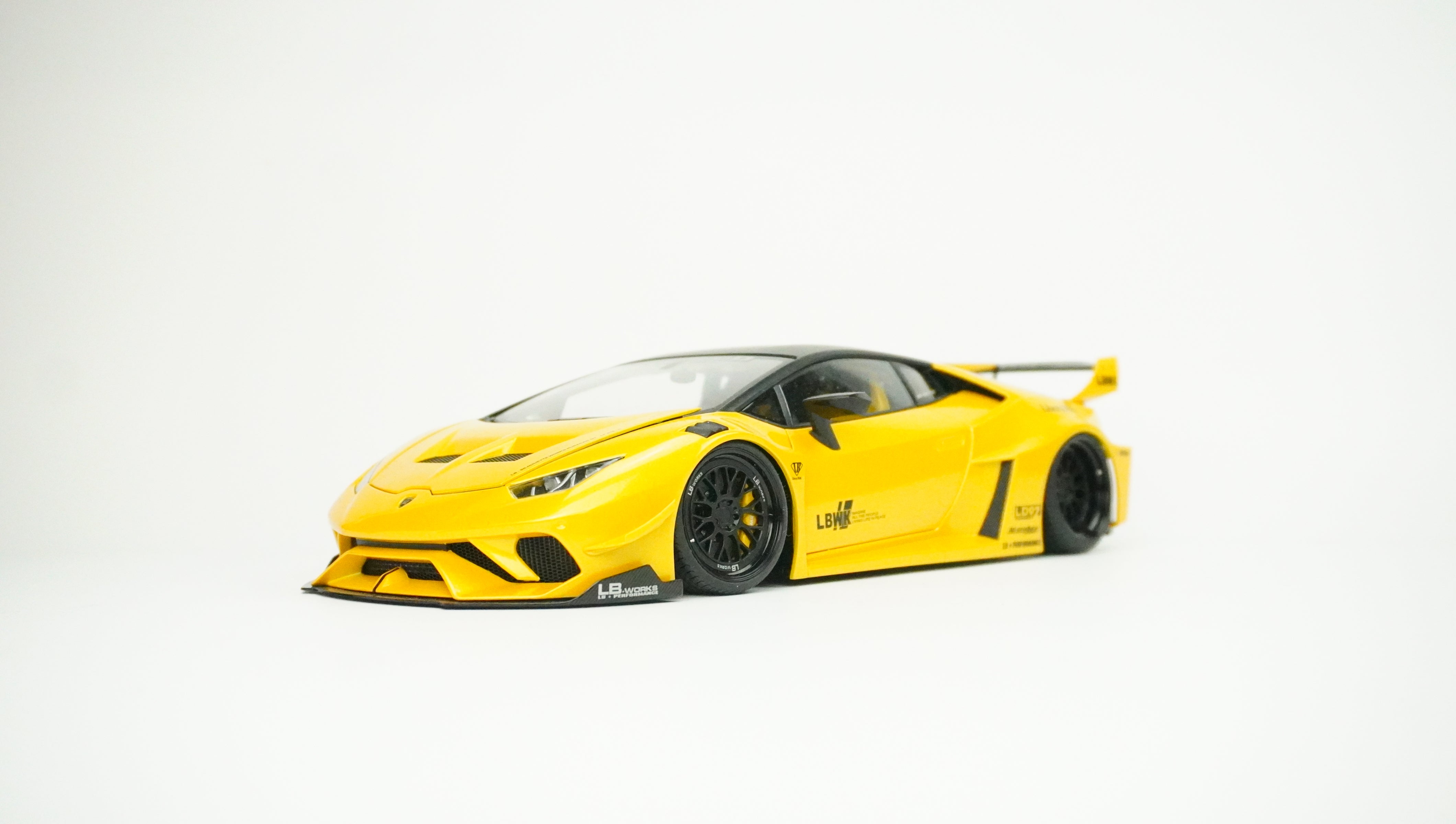 Lamborghini Huracán LBW 1:18