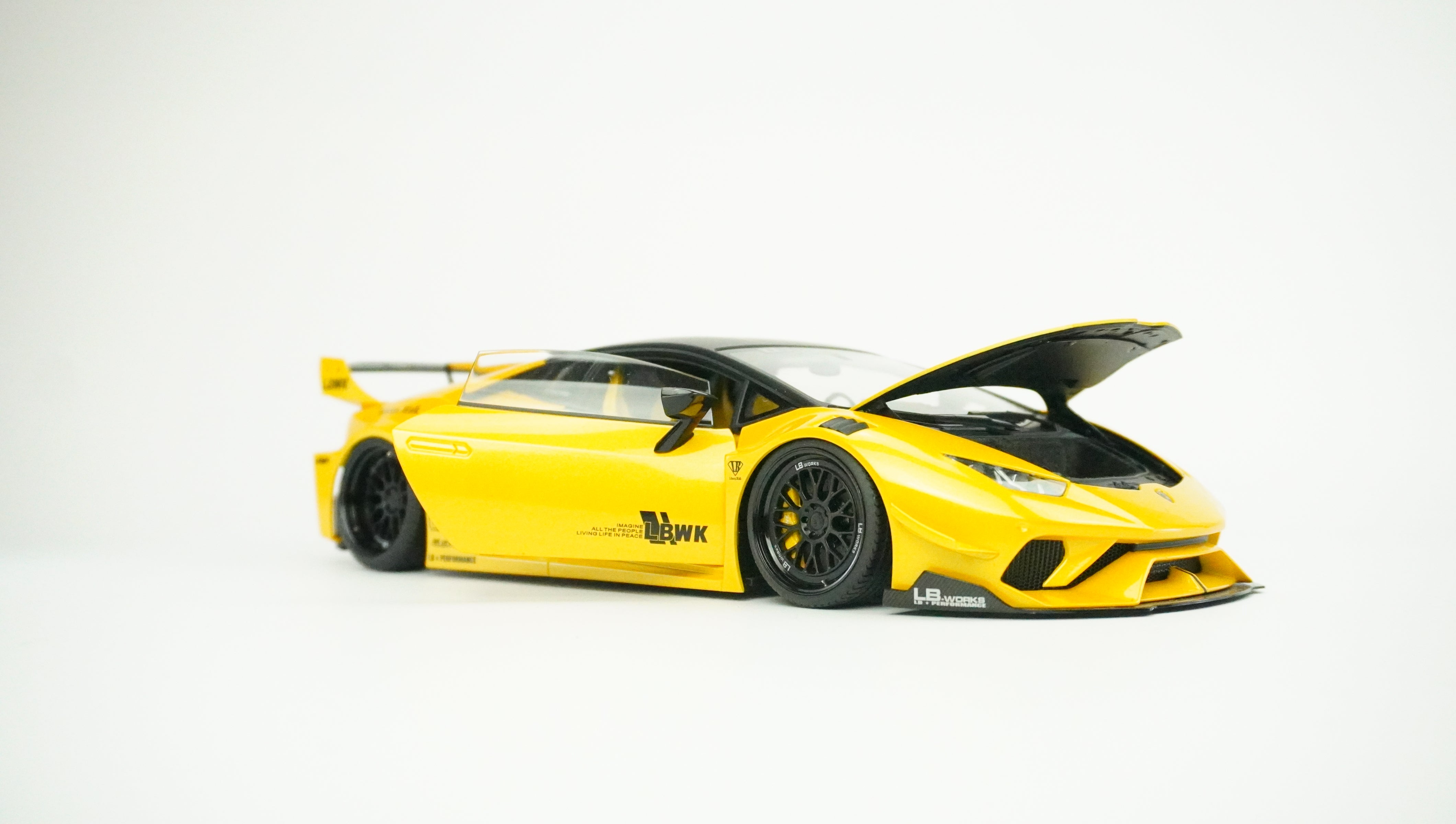 Lamborghini Huracán LBW 1:18