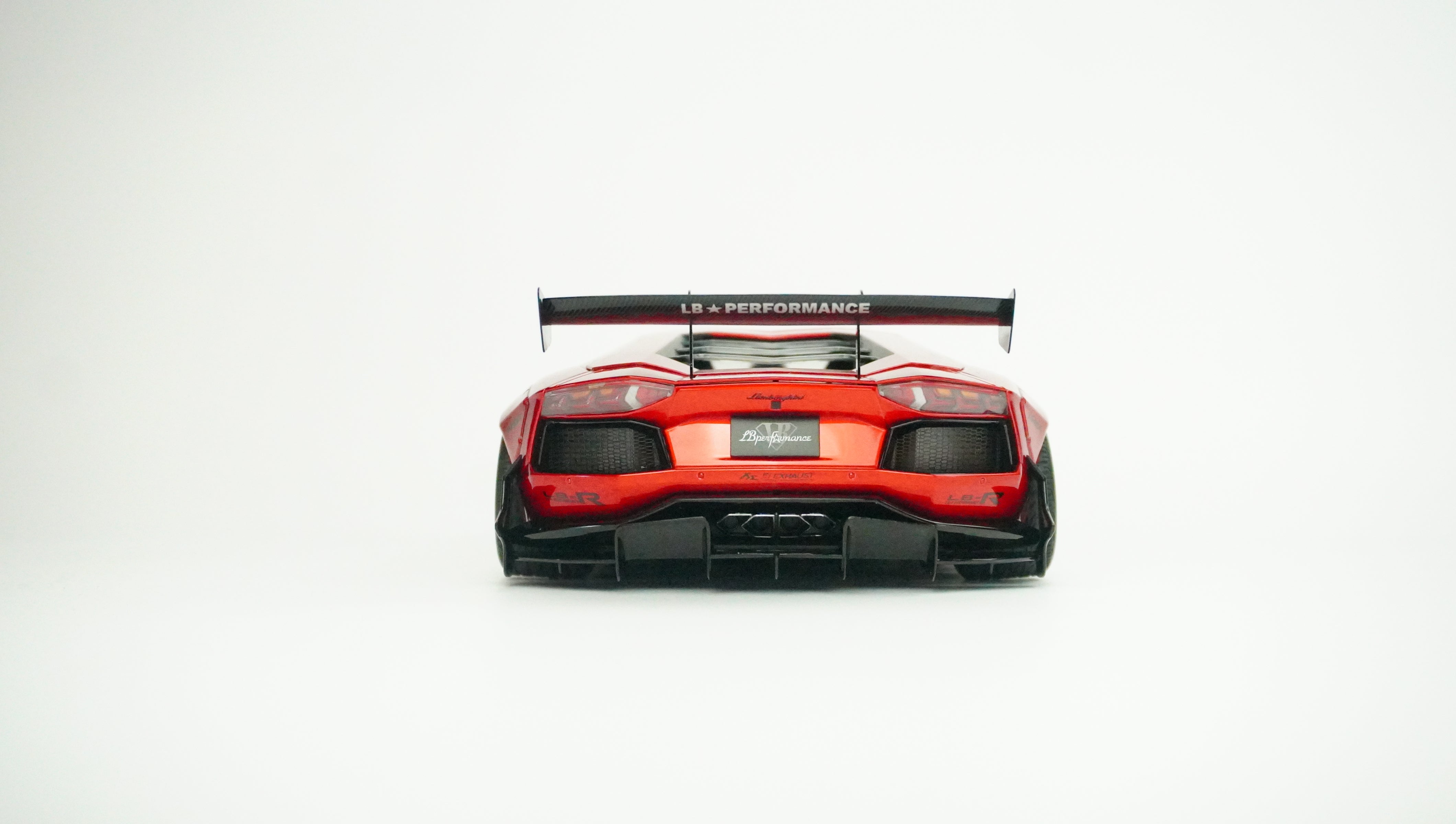 Lamborghini Aventador LB-Works 1:18