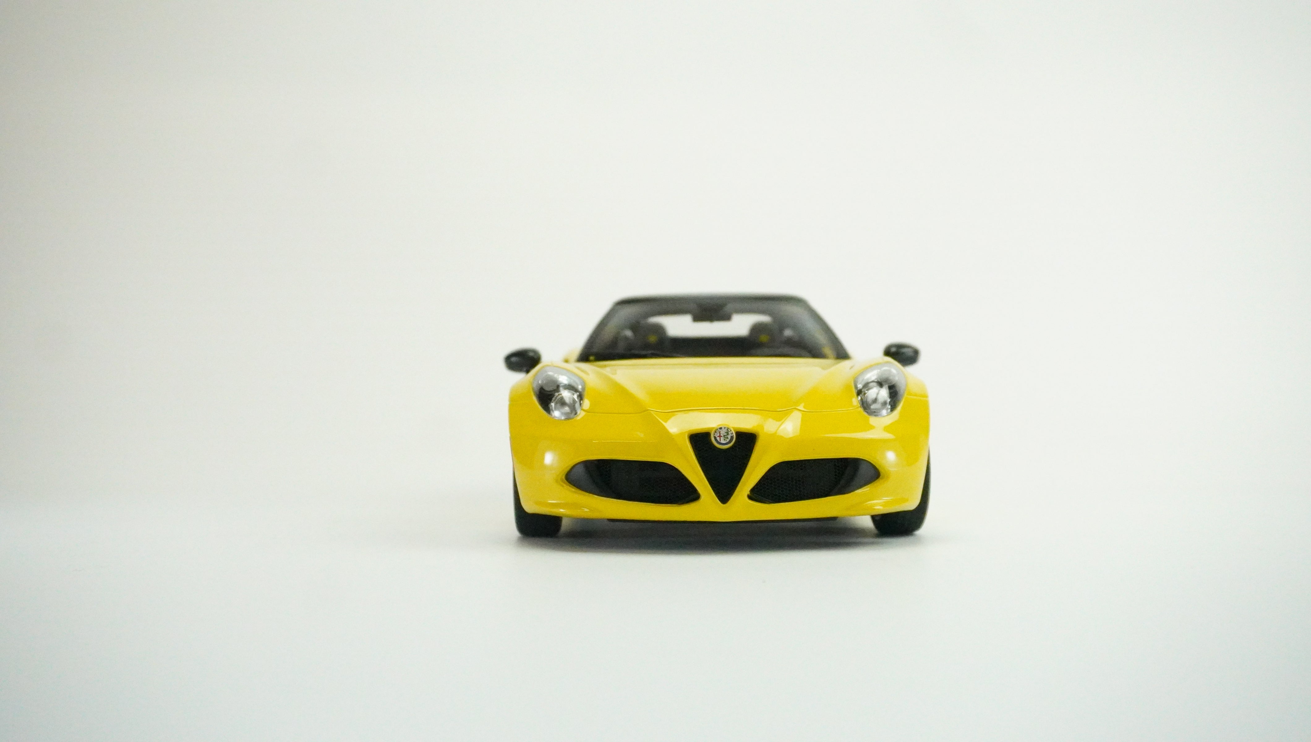 Alfa Romeo 4C Spider 1:18