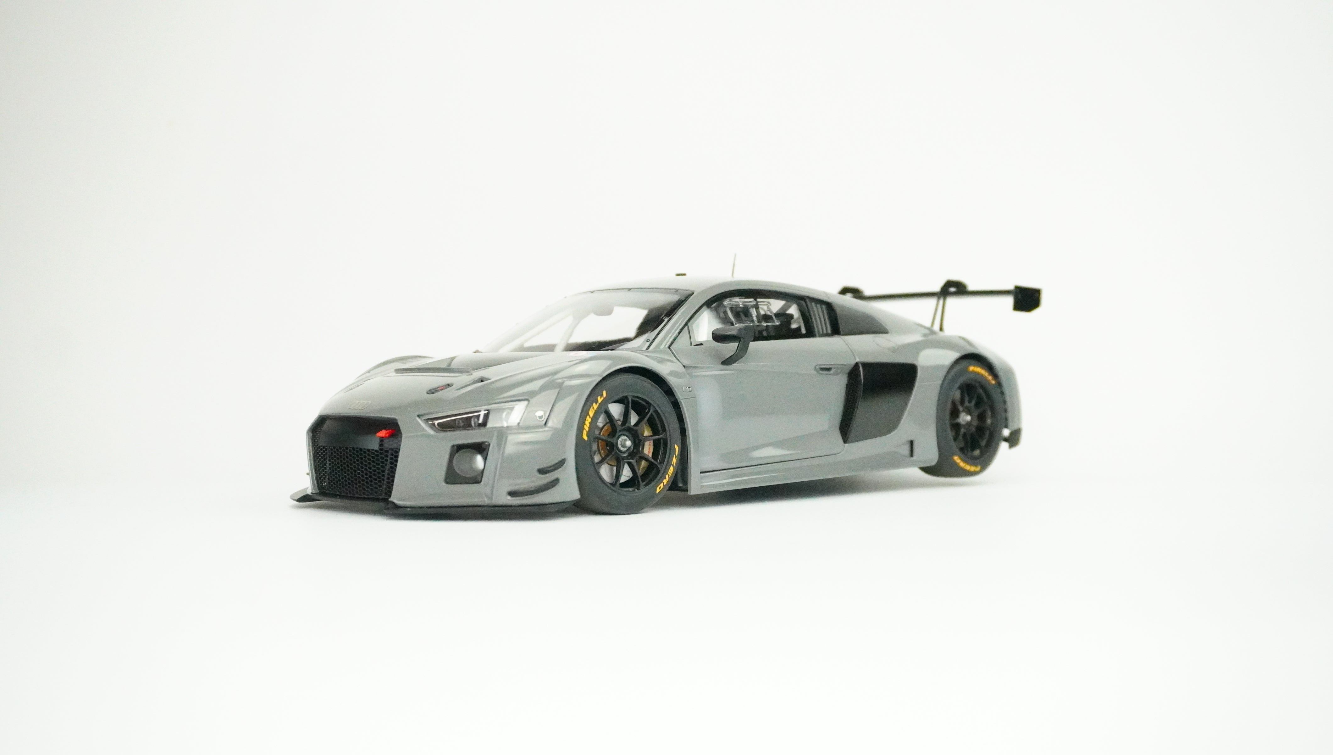 Audi R8 LMS Plain Body 2018 1:18