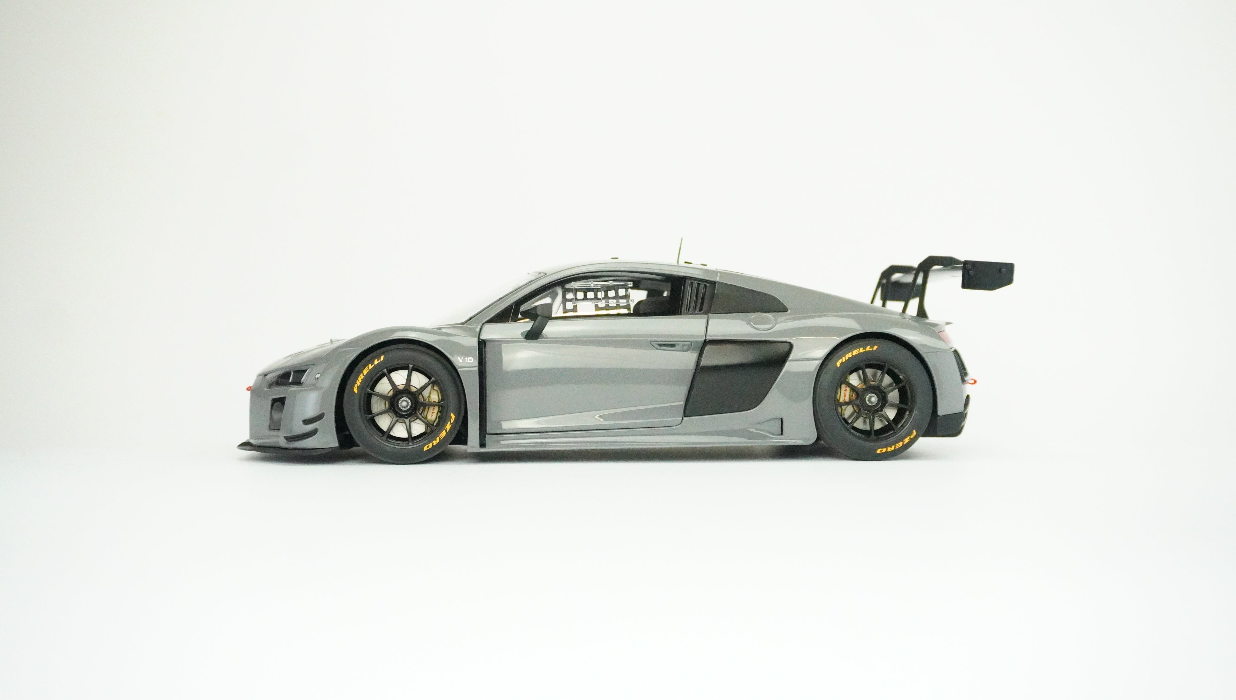Audi R8 LMS Plain Body 2018 1:18