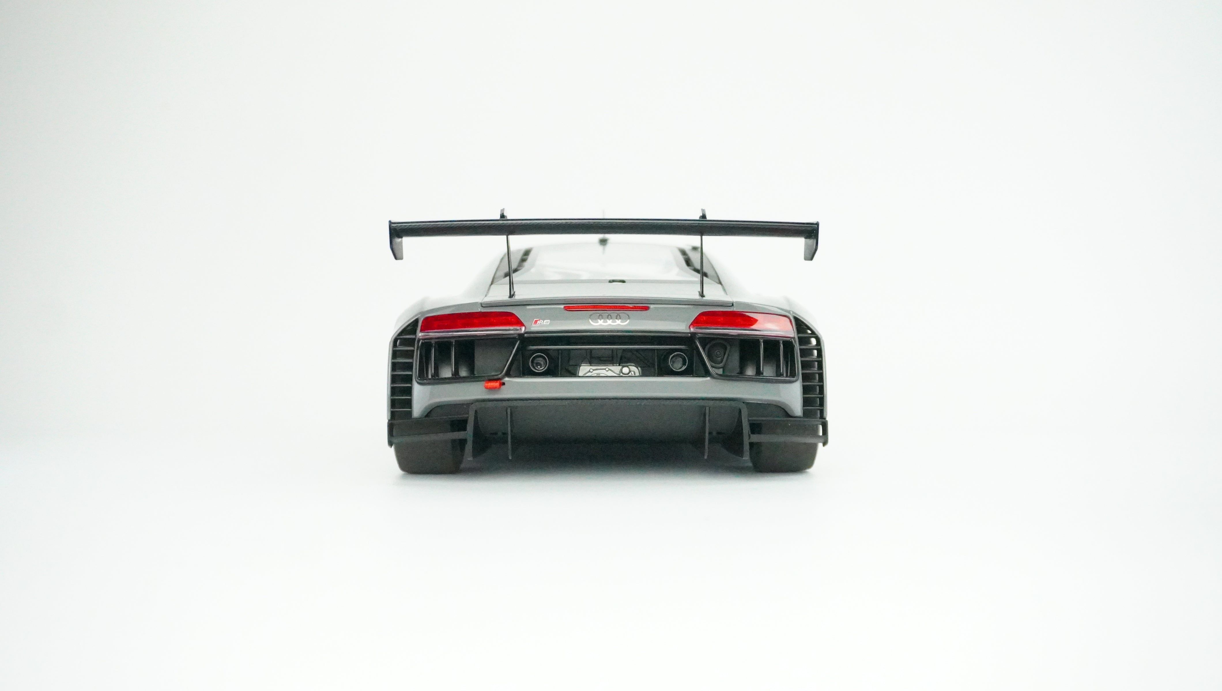 Audi R8 LMS Plain Body 2018 1:18
