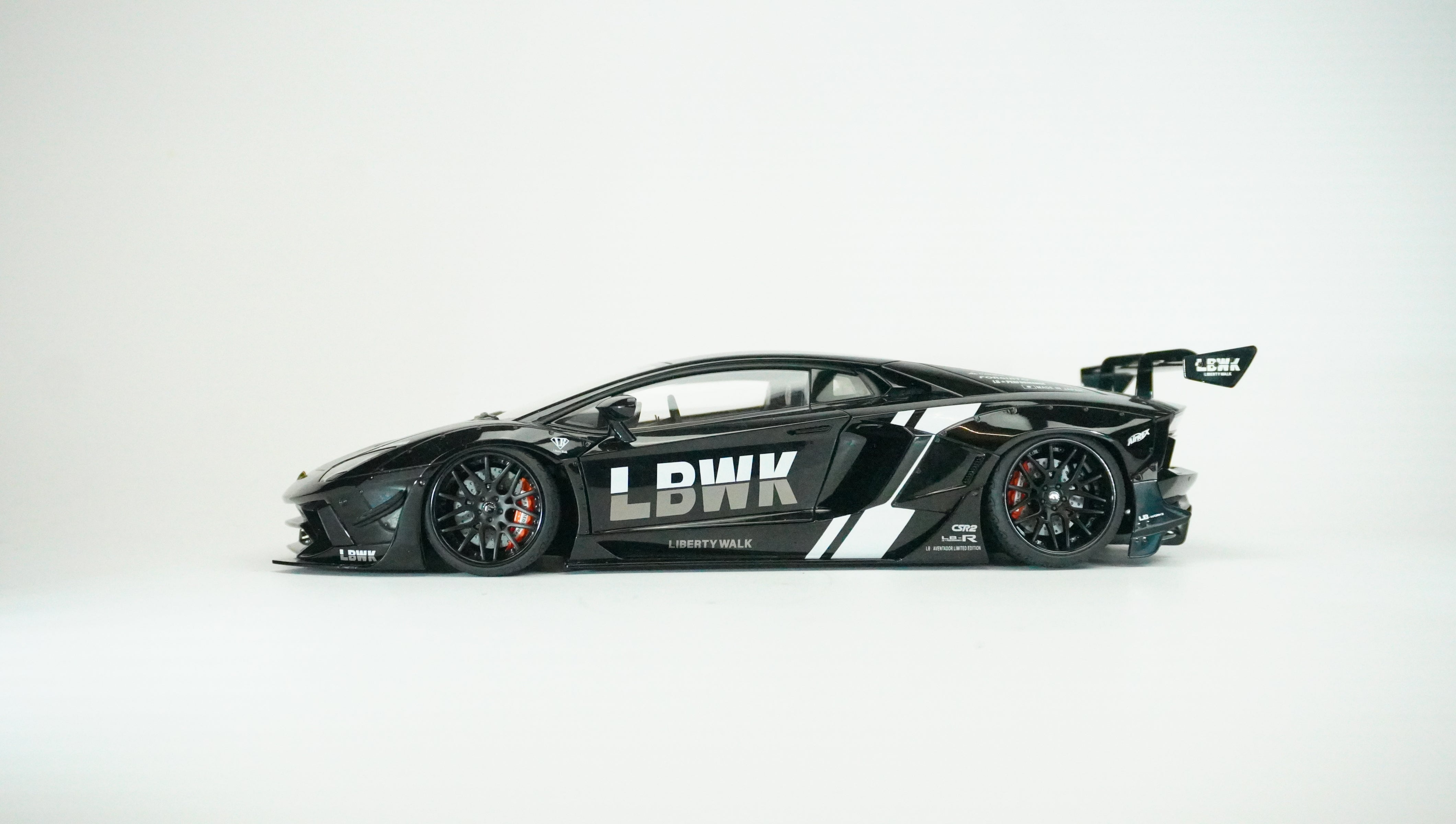 Lamborghini Aventador LB-Works 1:18