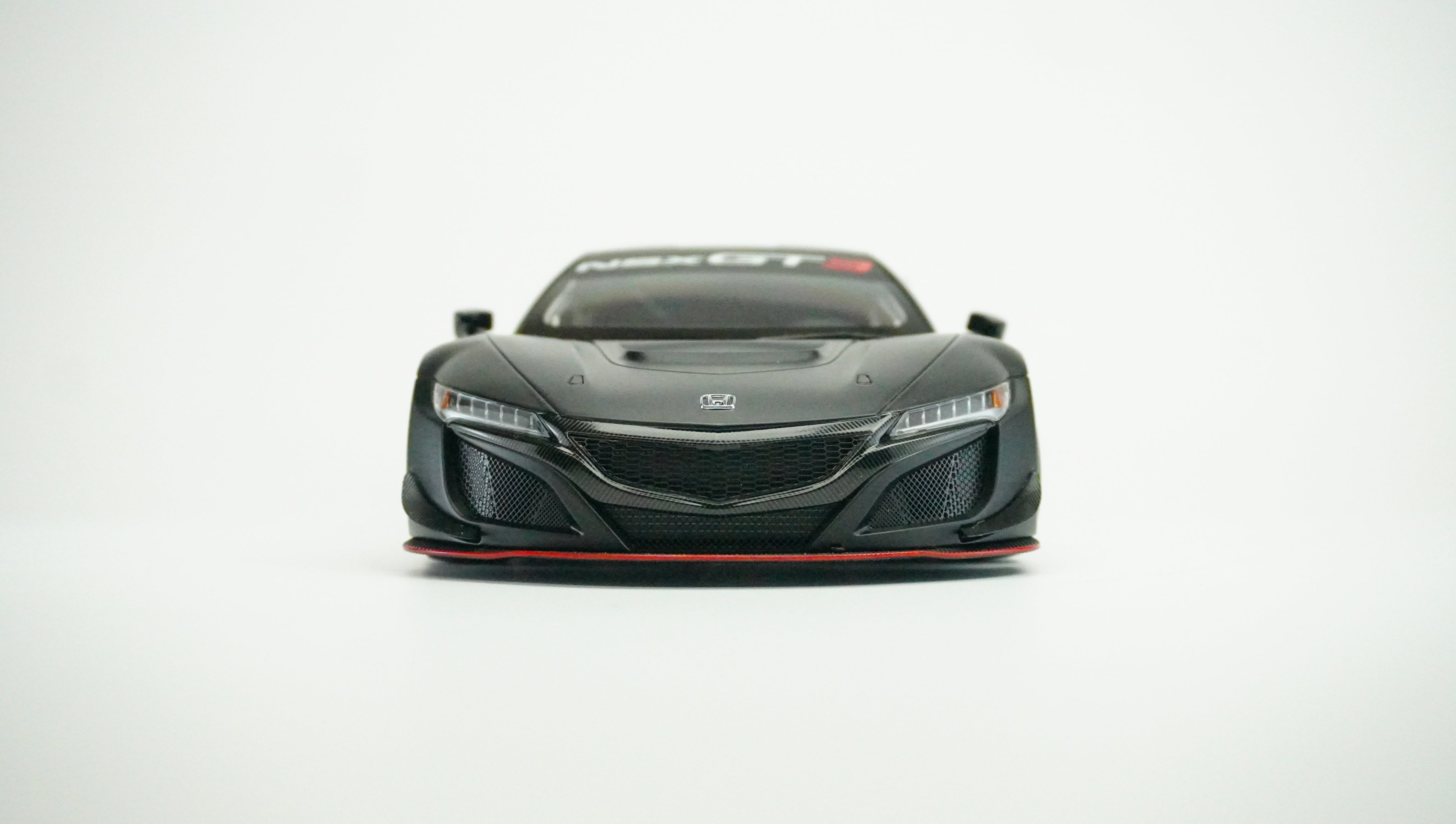Honda NSX GT3 Schwarz Matt 1:18