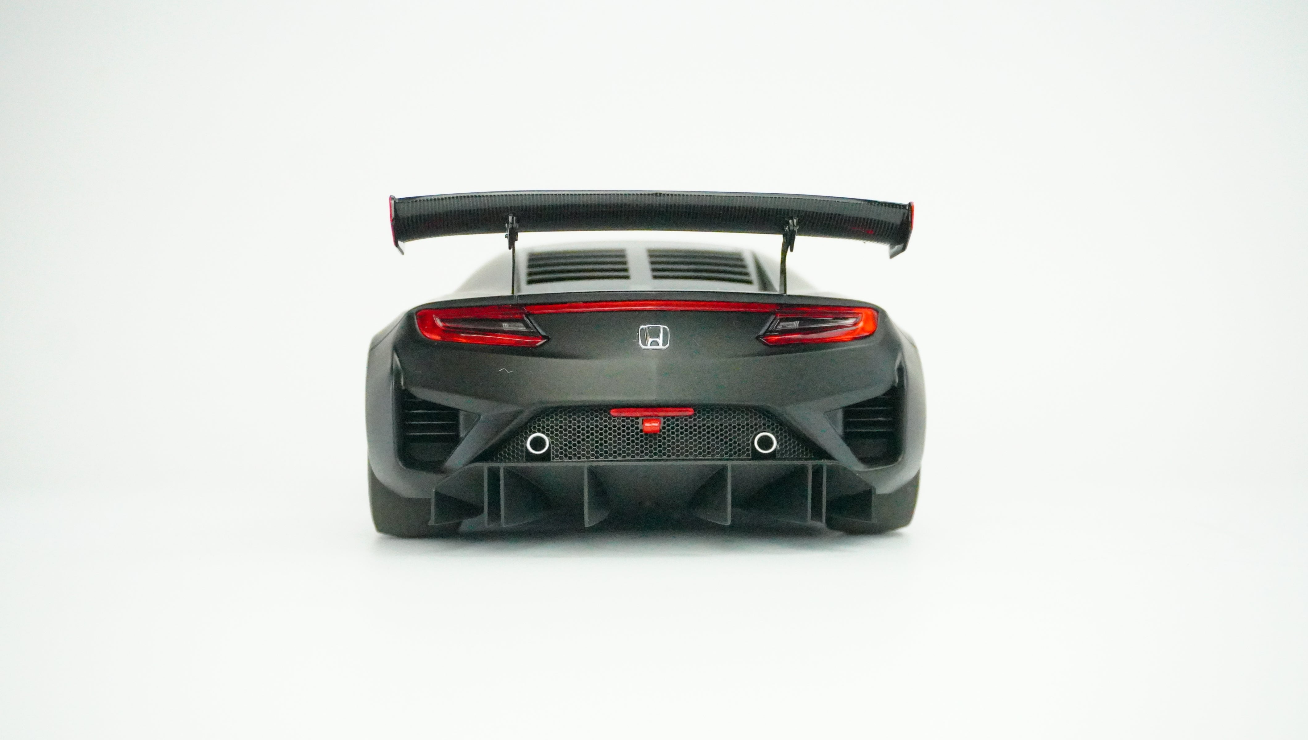 Honda NSX GT3 Schwarz Matt 1:18