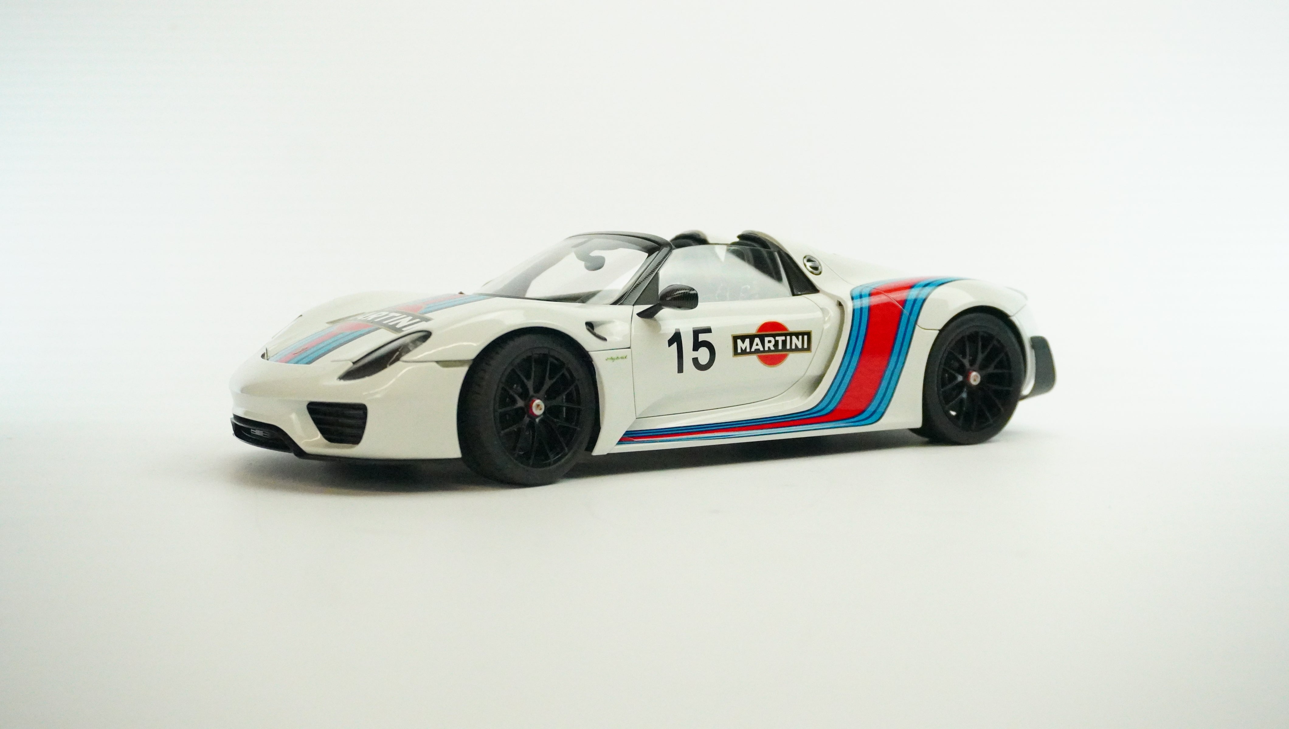 Porsche 918 Spyder Weissach Martini Racing No.15 1:18