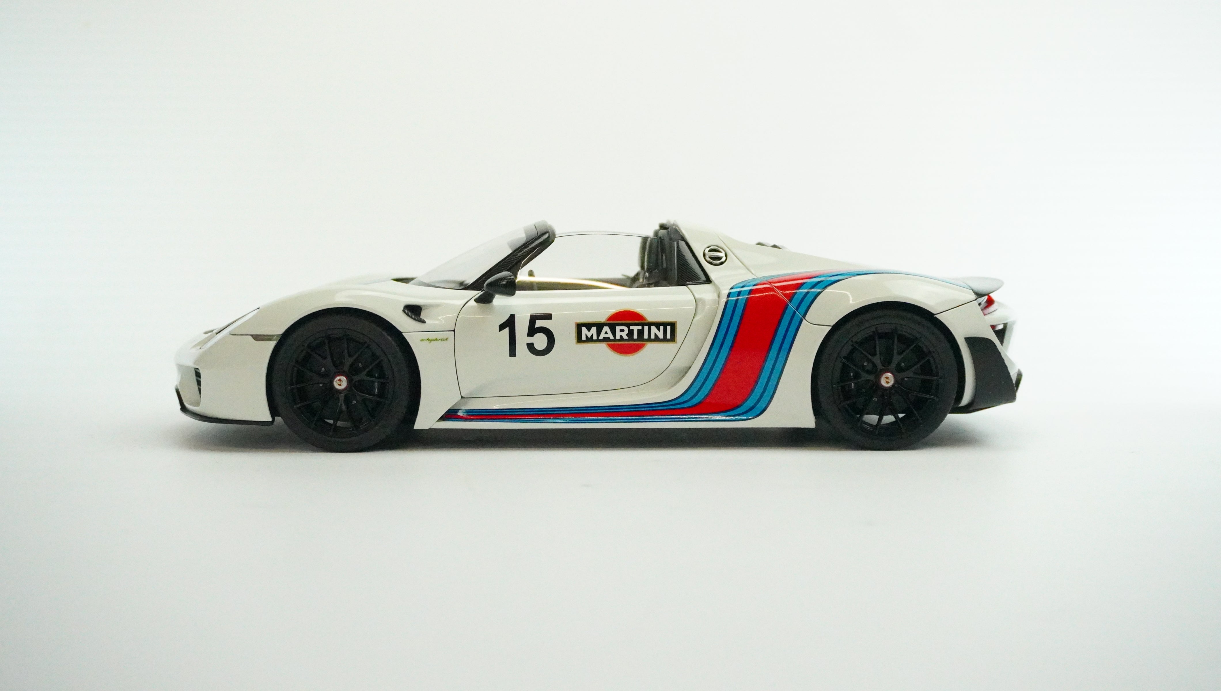Porsche 918 Spyder Weissach Martini Racing No.15 1:18
