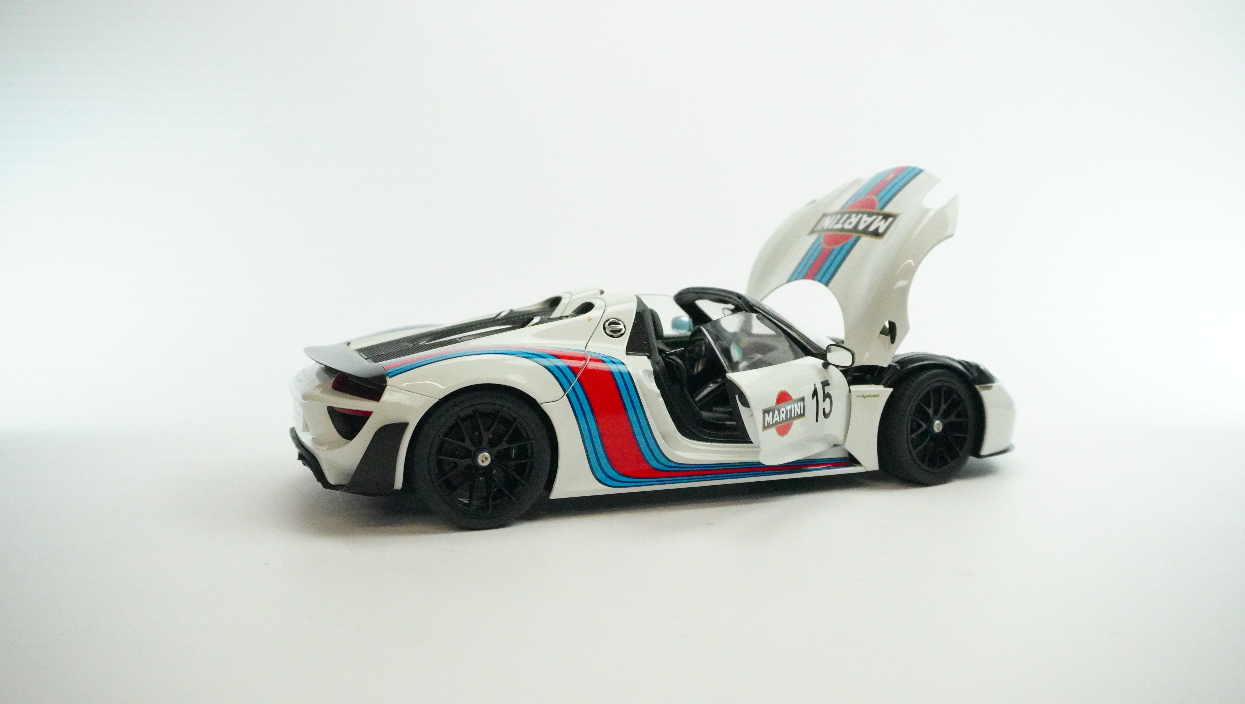 Porsche 918 Spyder Weissach Martini Racing No.15 1:18