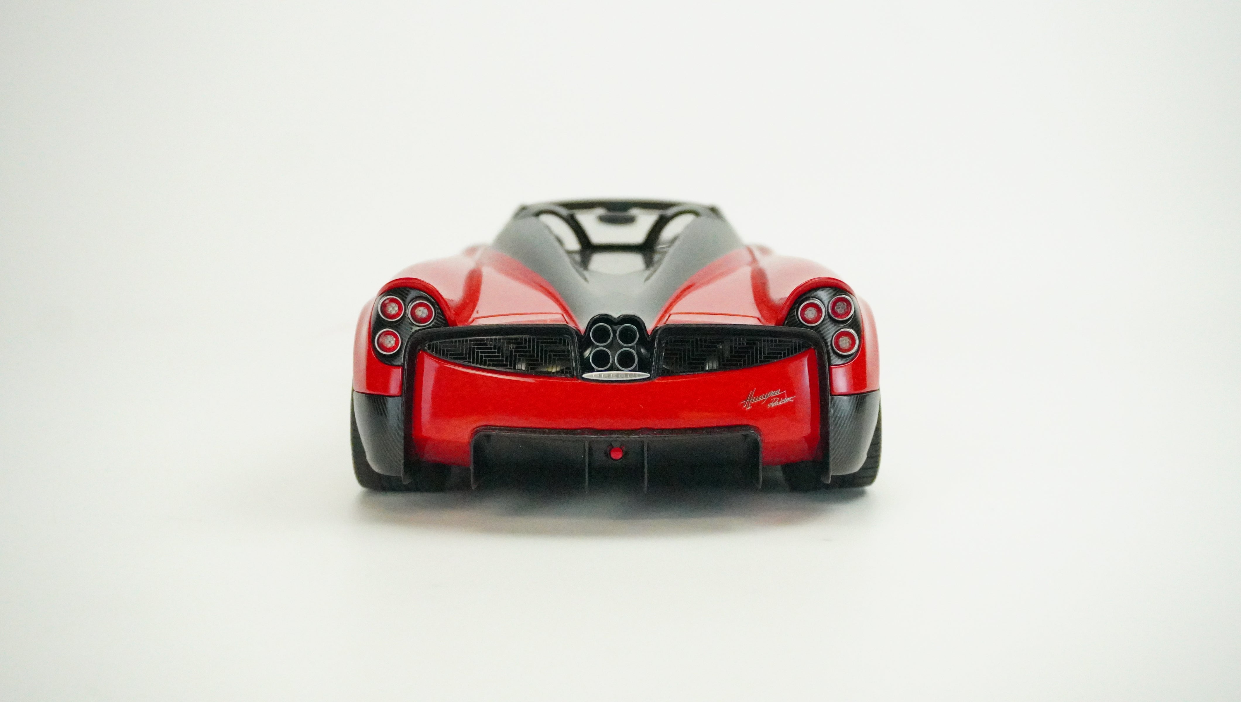 Pagani Huayra Roadster 1:18